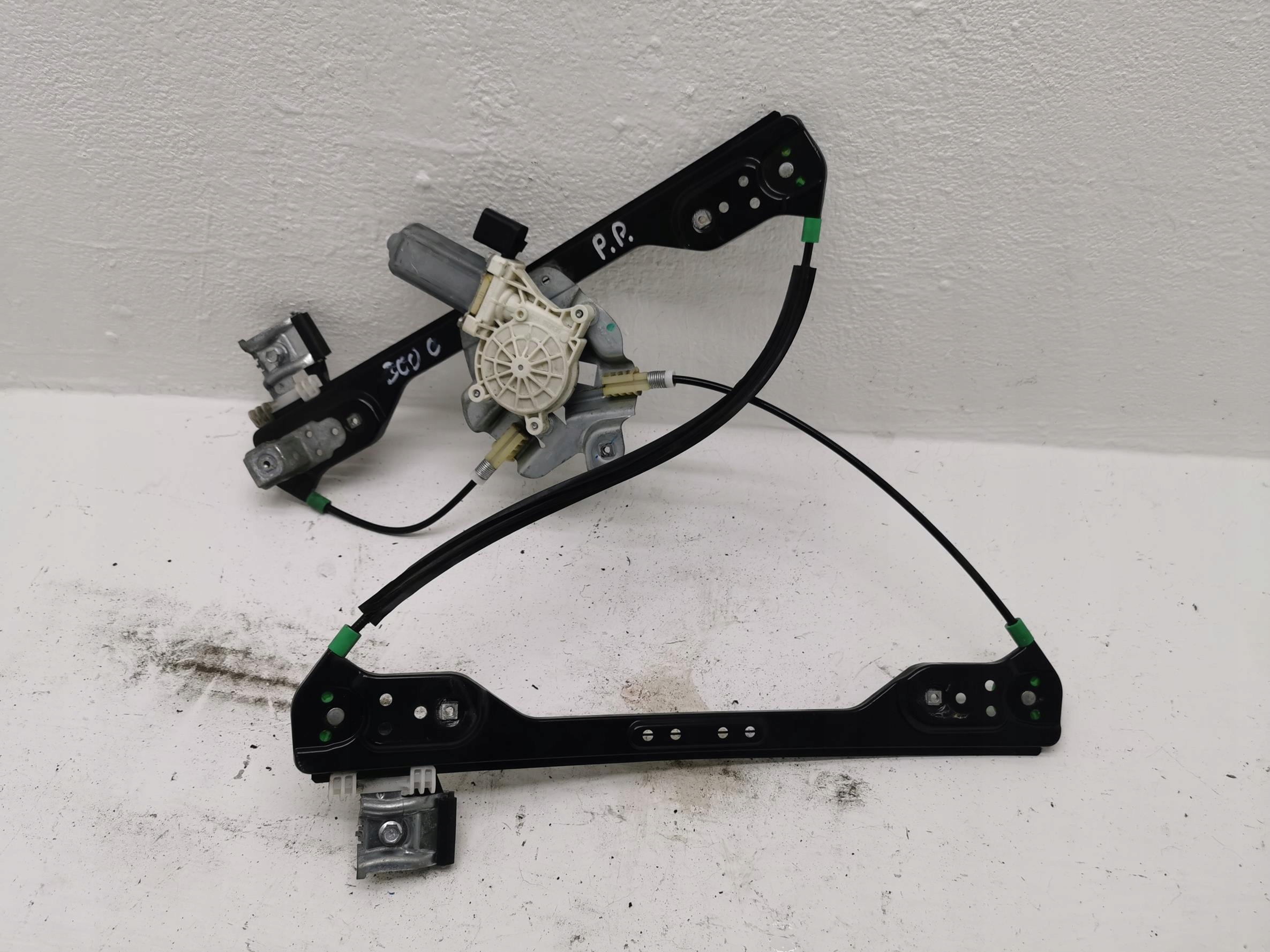 window regulator right front CHRYSLER 300C 04-10 EU