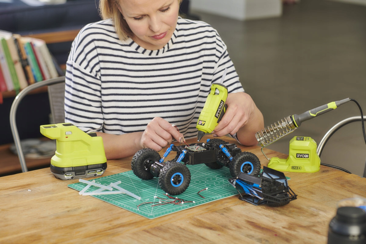 Pistolet do kleju RYOBI RGLM18-0 Kod producenta 5133005001