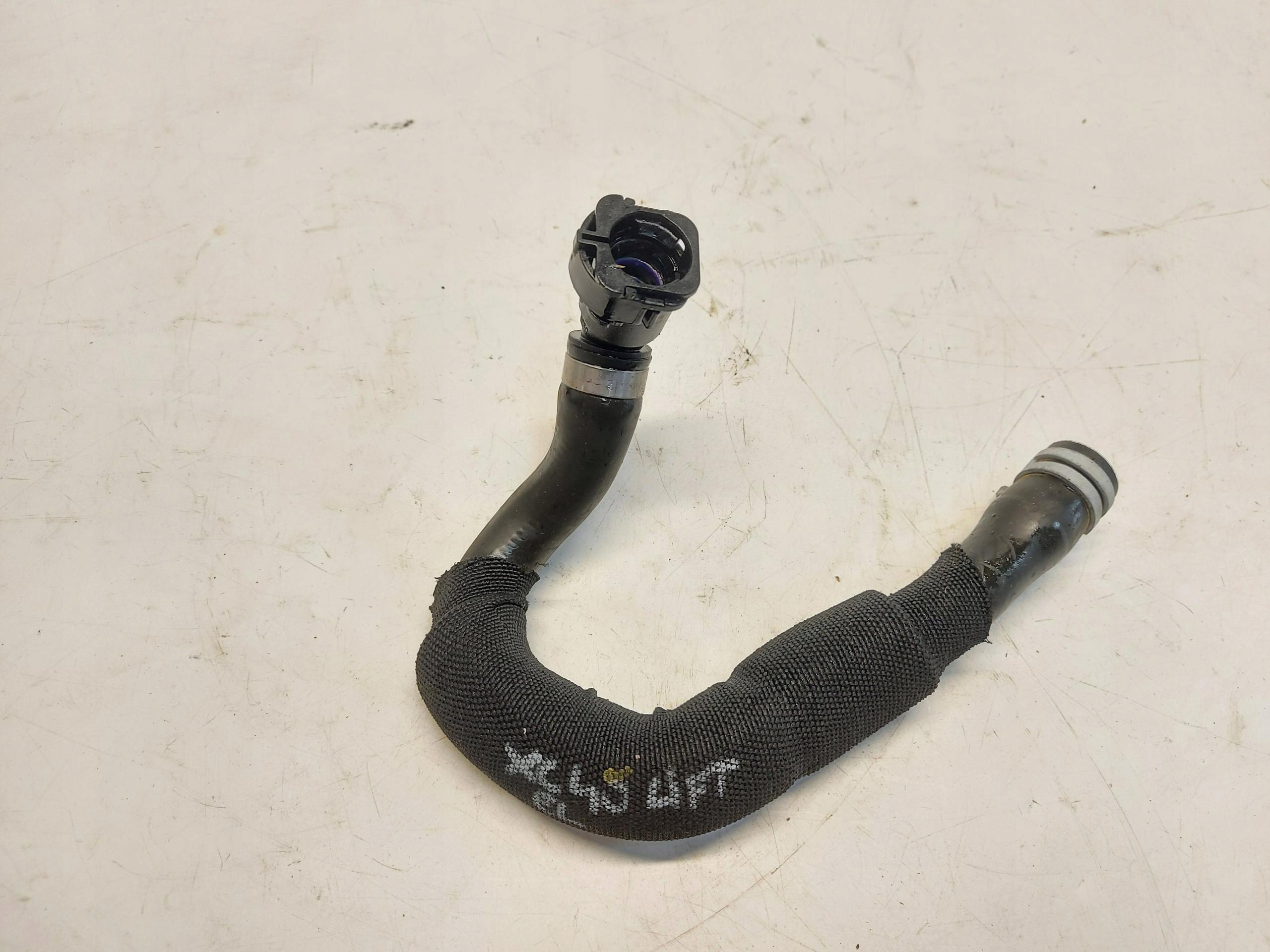 VOLVO XC40 LIFT prijenos cijev vode 32339733