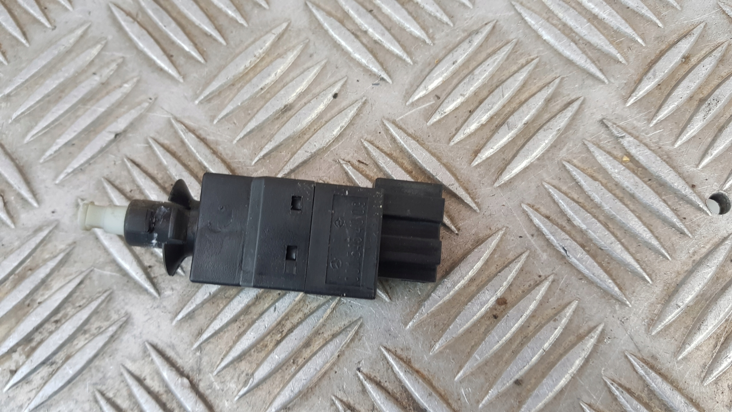MERCEDES W211 interruttore luci STOP 0015454009