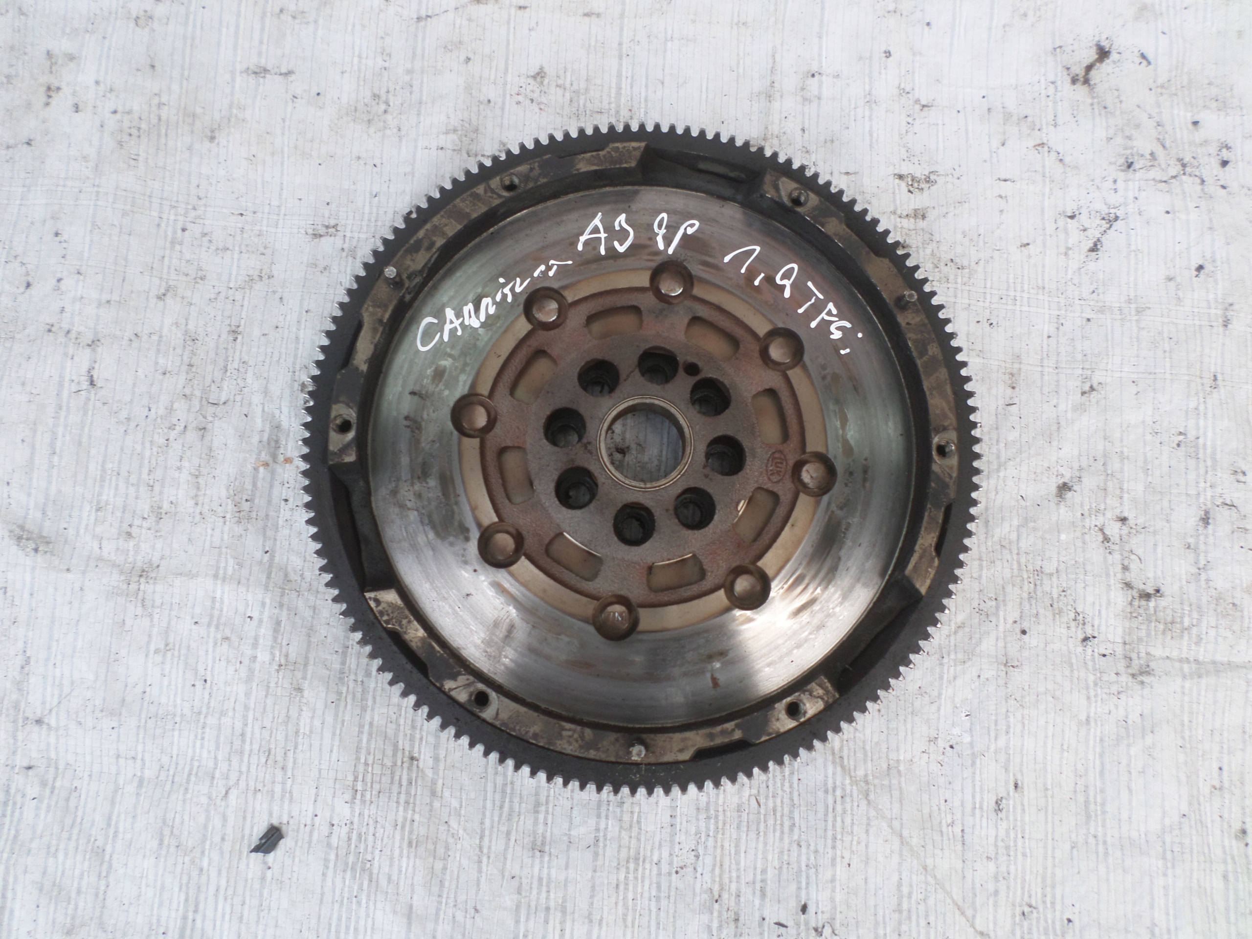 Двомасове колесо AUDI A3 8P 1.8 06J105266B