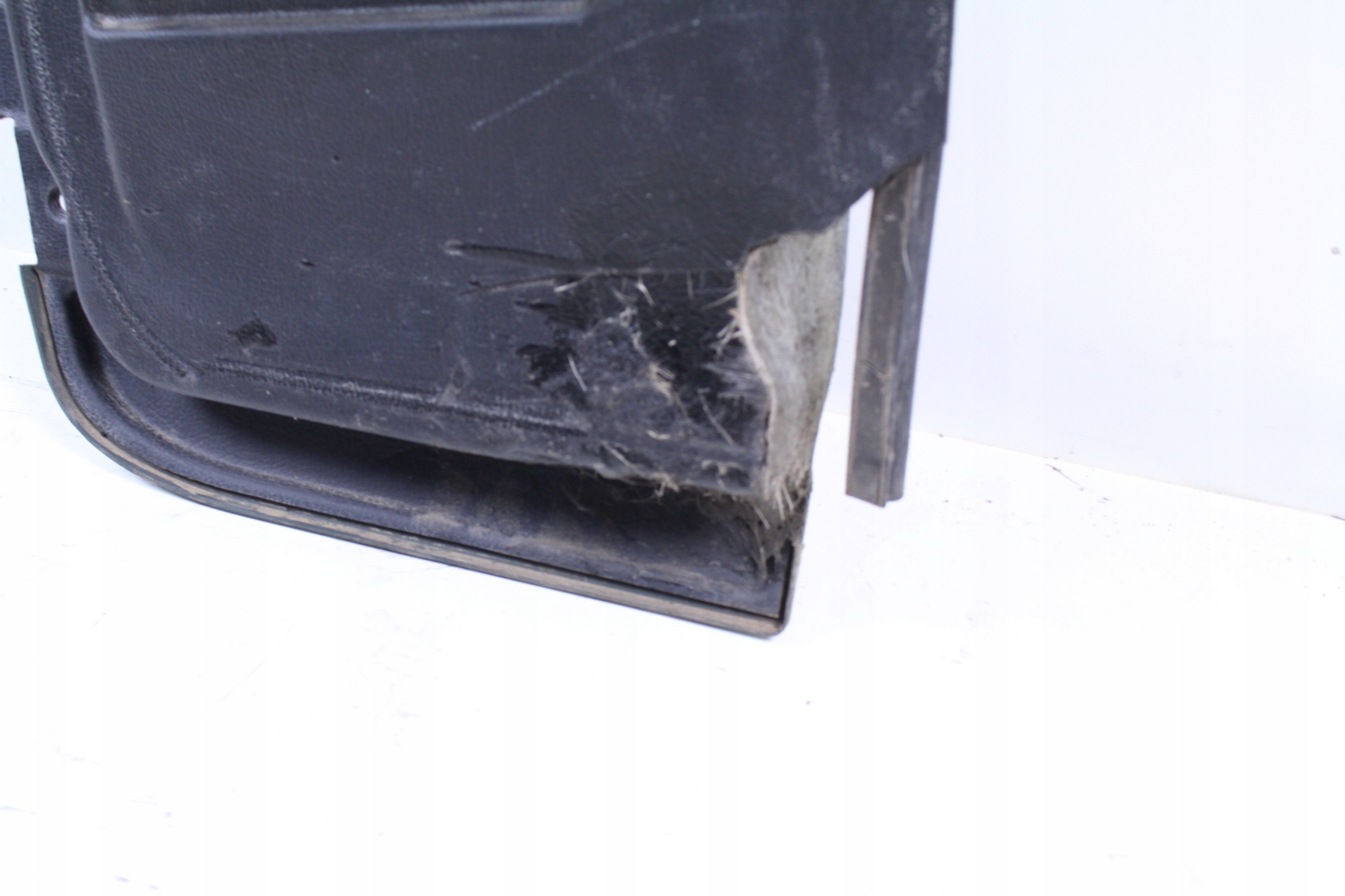 DRZWI PRAWY TYŁ MC CARGO Typ samochodu Samochody osobowe