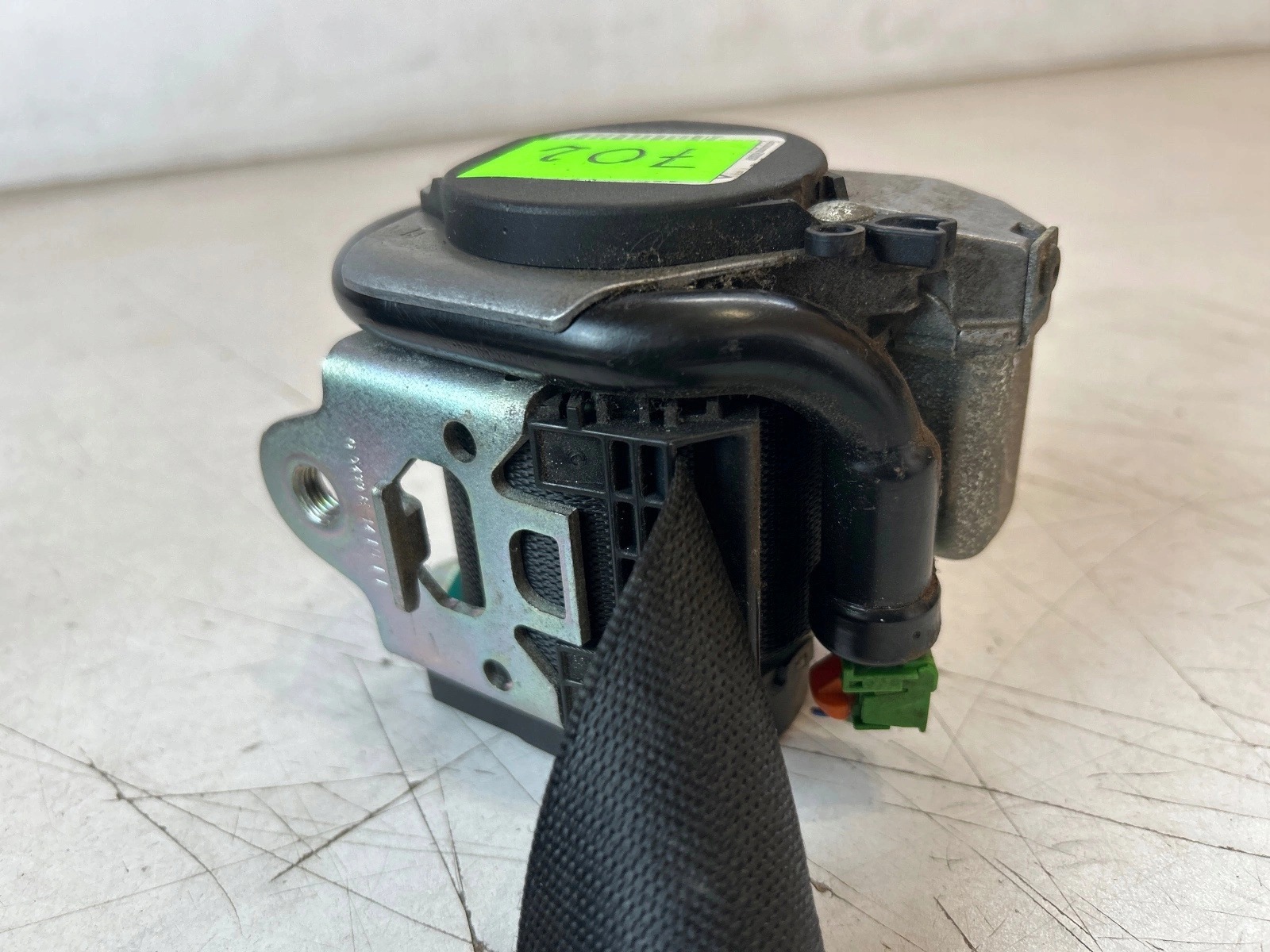 tension belt safety front front left Mercedes Sprinter W906 Lift 3-T