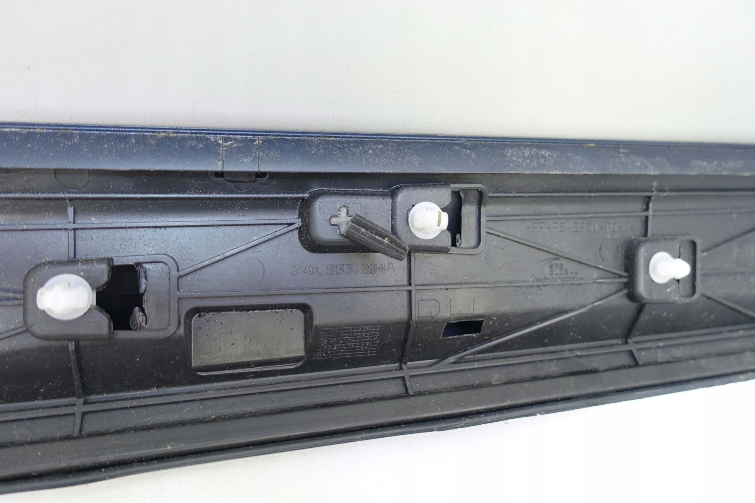 moulding door right front SKODA SUPERB III 3V0