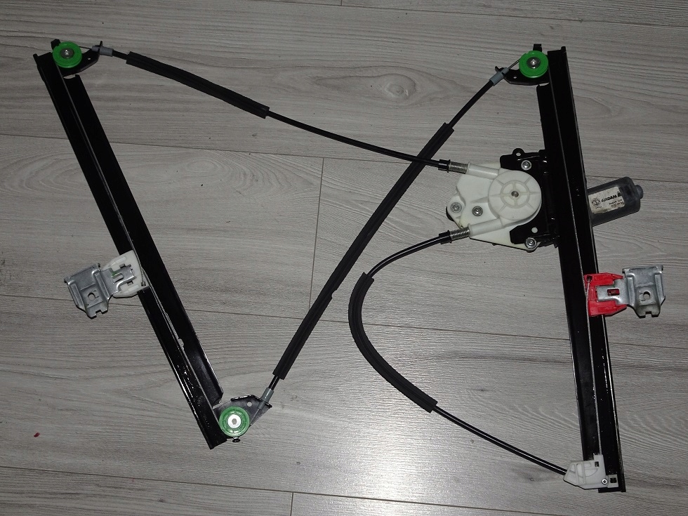 MASERATI QUATTROPORTE V PODNOŚNIK SZYBY PRZÓD PRAWY 2004-2012