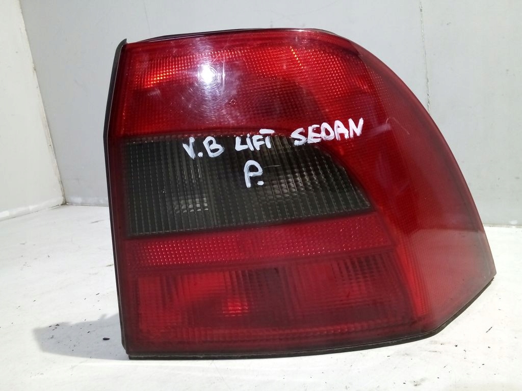 Opel Vectra B lift sedan light right rear part rear