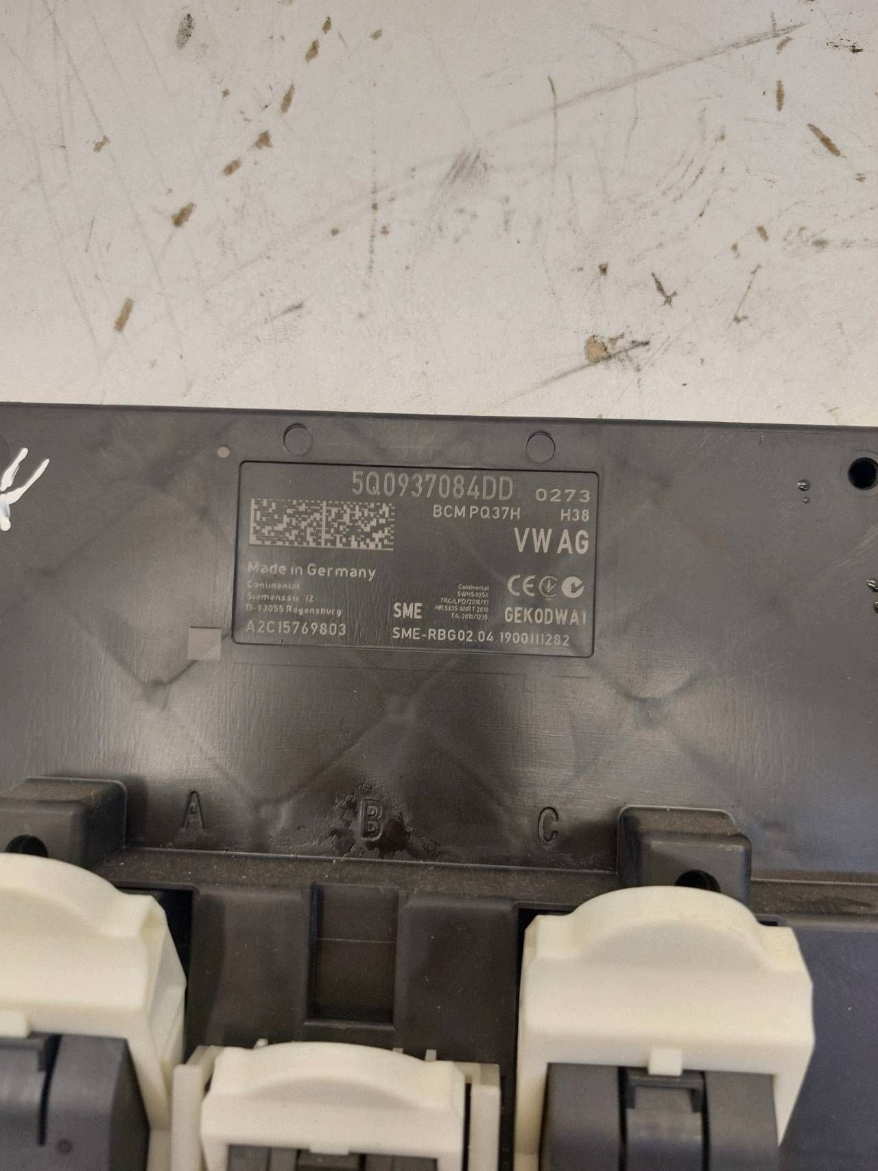 SEAT LEON III 5F VW GOLF VII 18r Unité commande confort 5Q0937084DD
