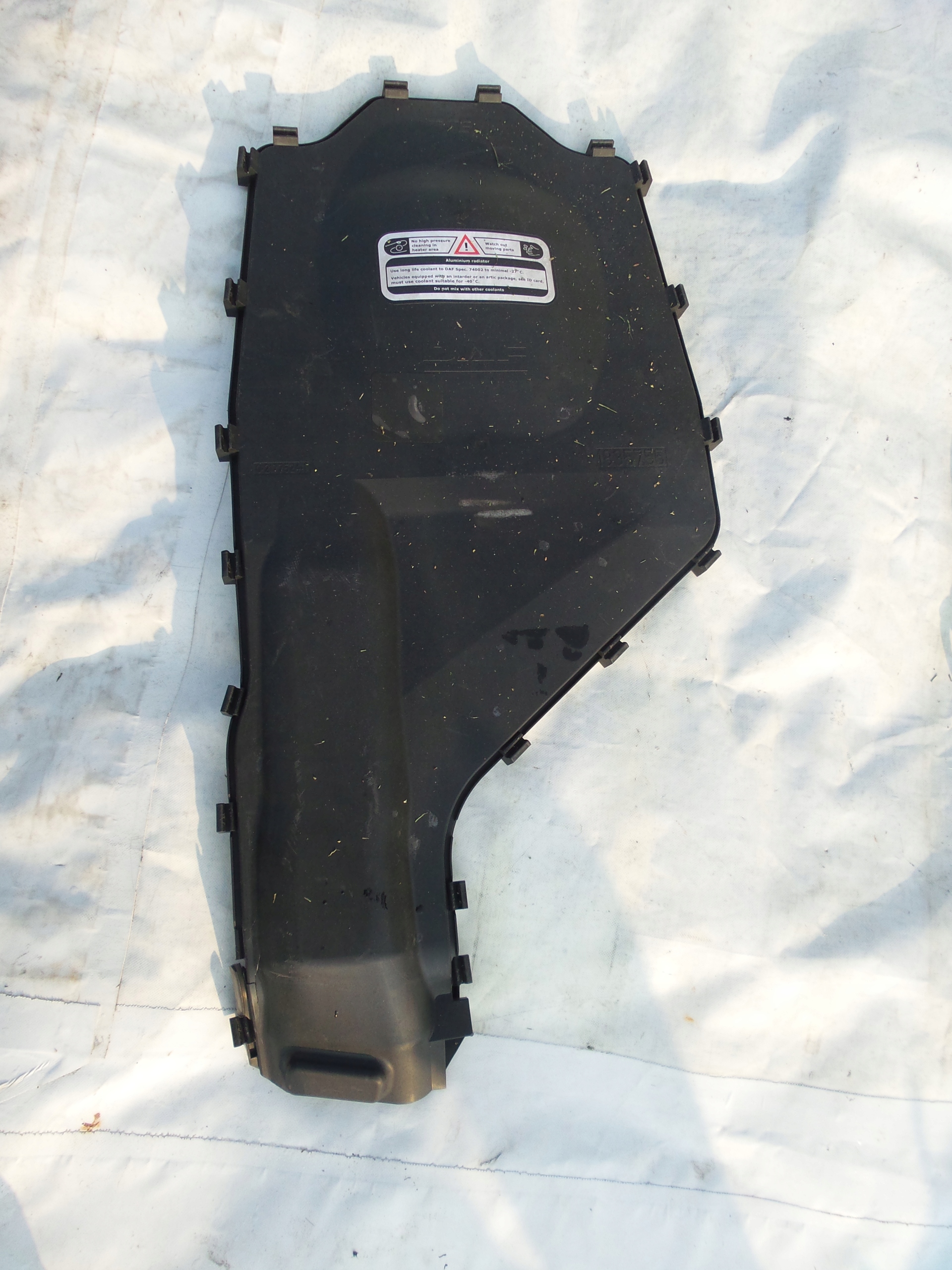 OSŁONA OBUDOWA POKRYWA INSTALACJI KABLI DAF XF 106