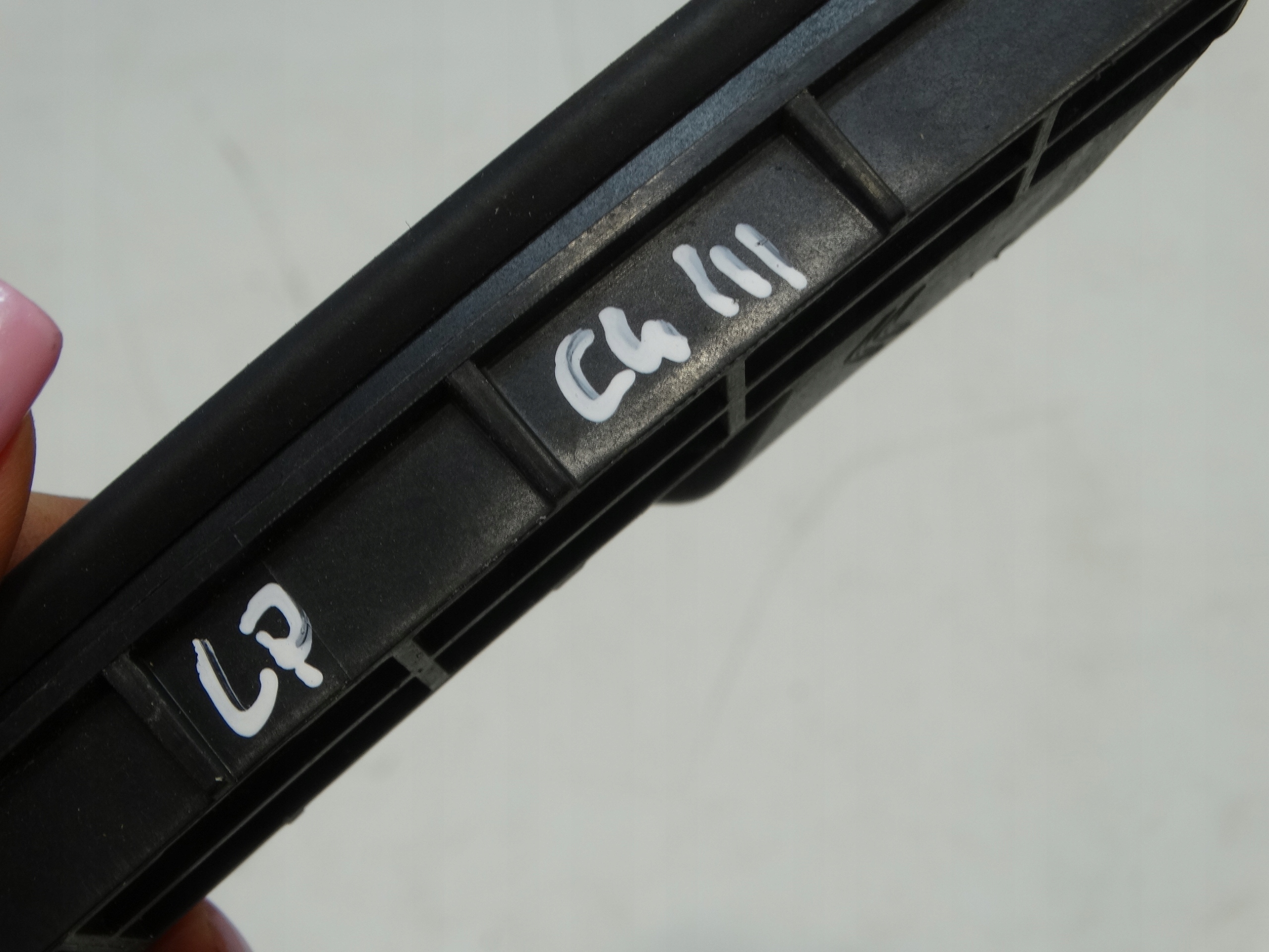 holder lights left front CITROEN C4 III 20R. 9832937680