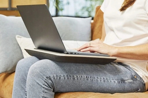 STOLIK PODSTAWKA PODUSZKA NA KOLANA LAPTOP TABLET Stan opakowania oryginalne