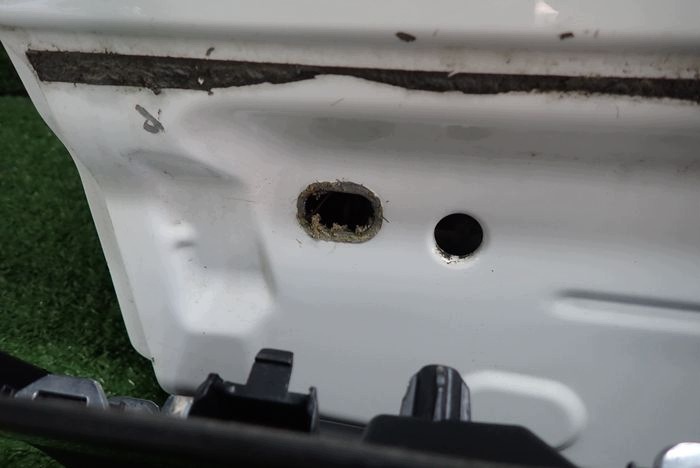 MERCEDES W247 247 GLA 19- door left rear. rear part