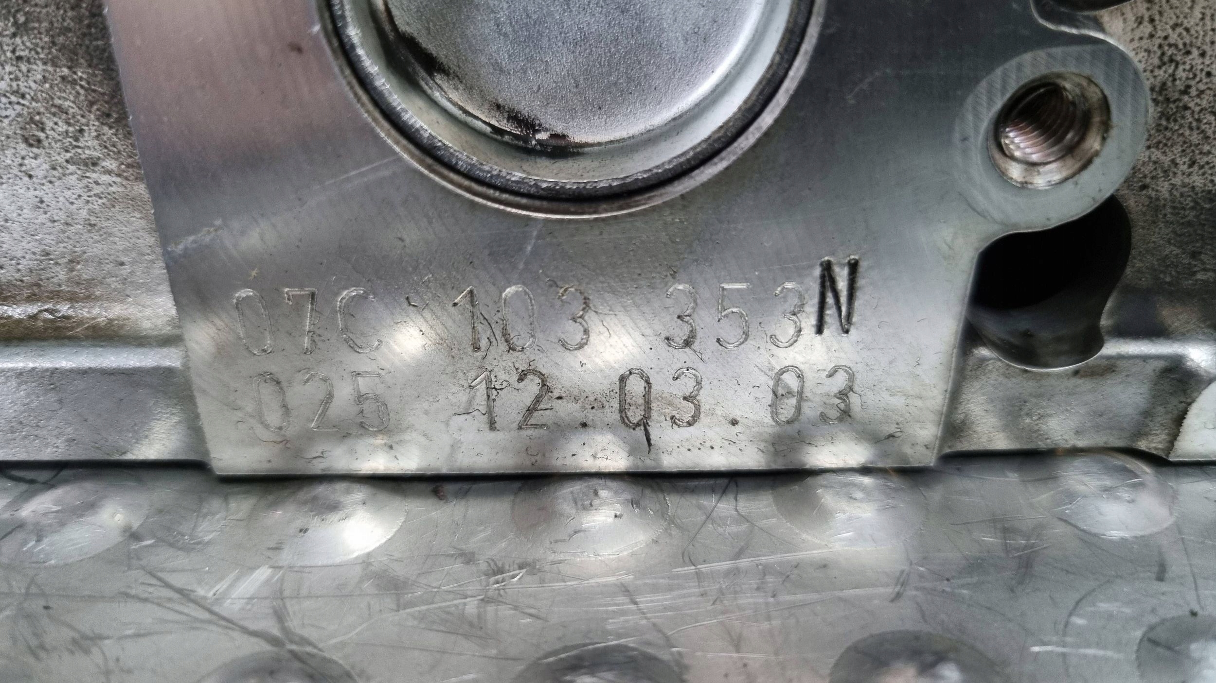 head. left 07C103353N 07C103373F VW PHAETON BENTLEY A8 D3 6.0 W12 BAN