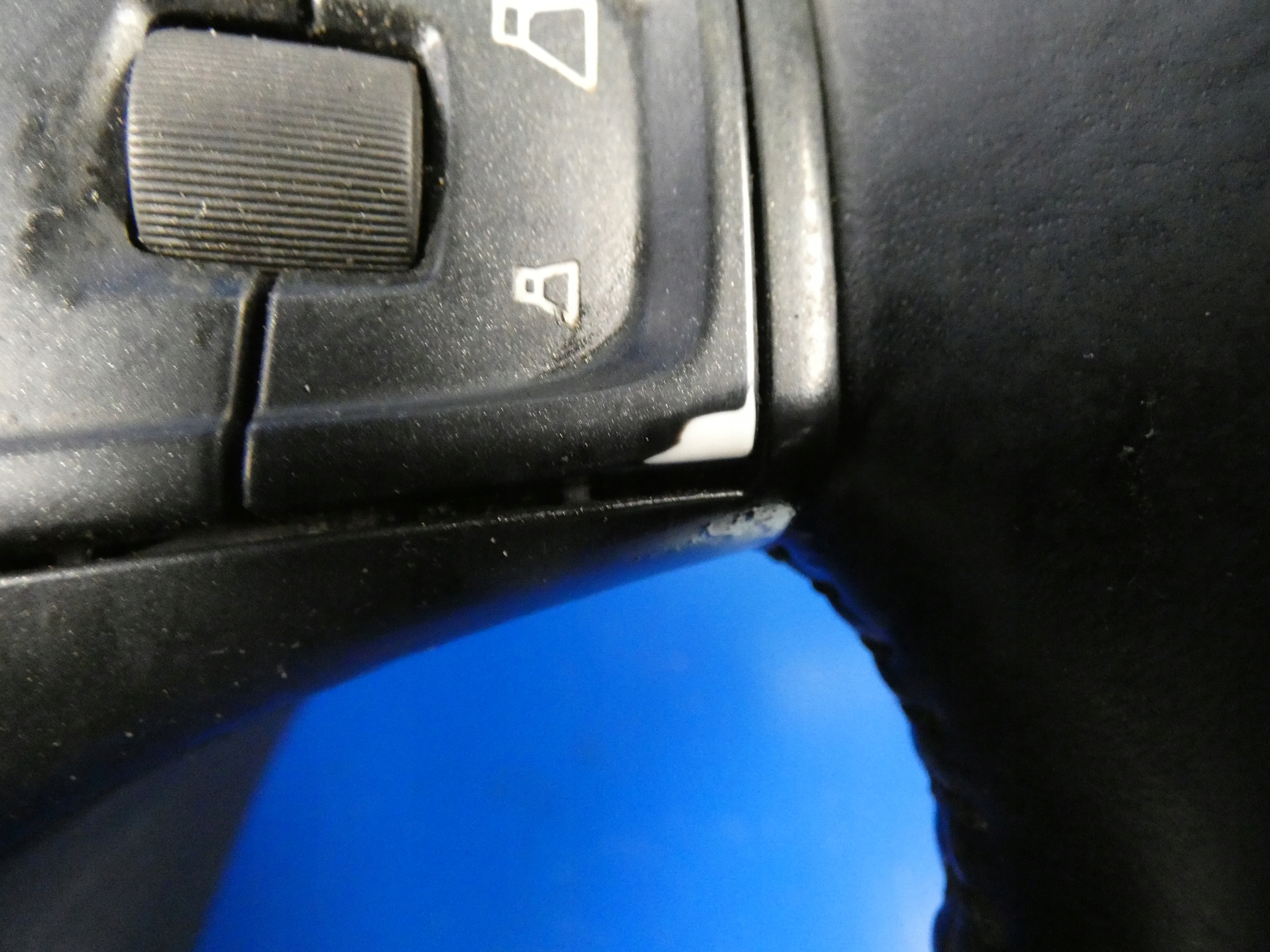 VOLVO XC60 I KIEROWNICA FUNKCYJNA R-DESIGN Producent części Volvo OE