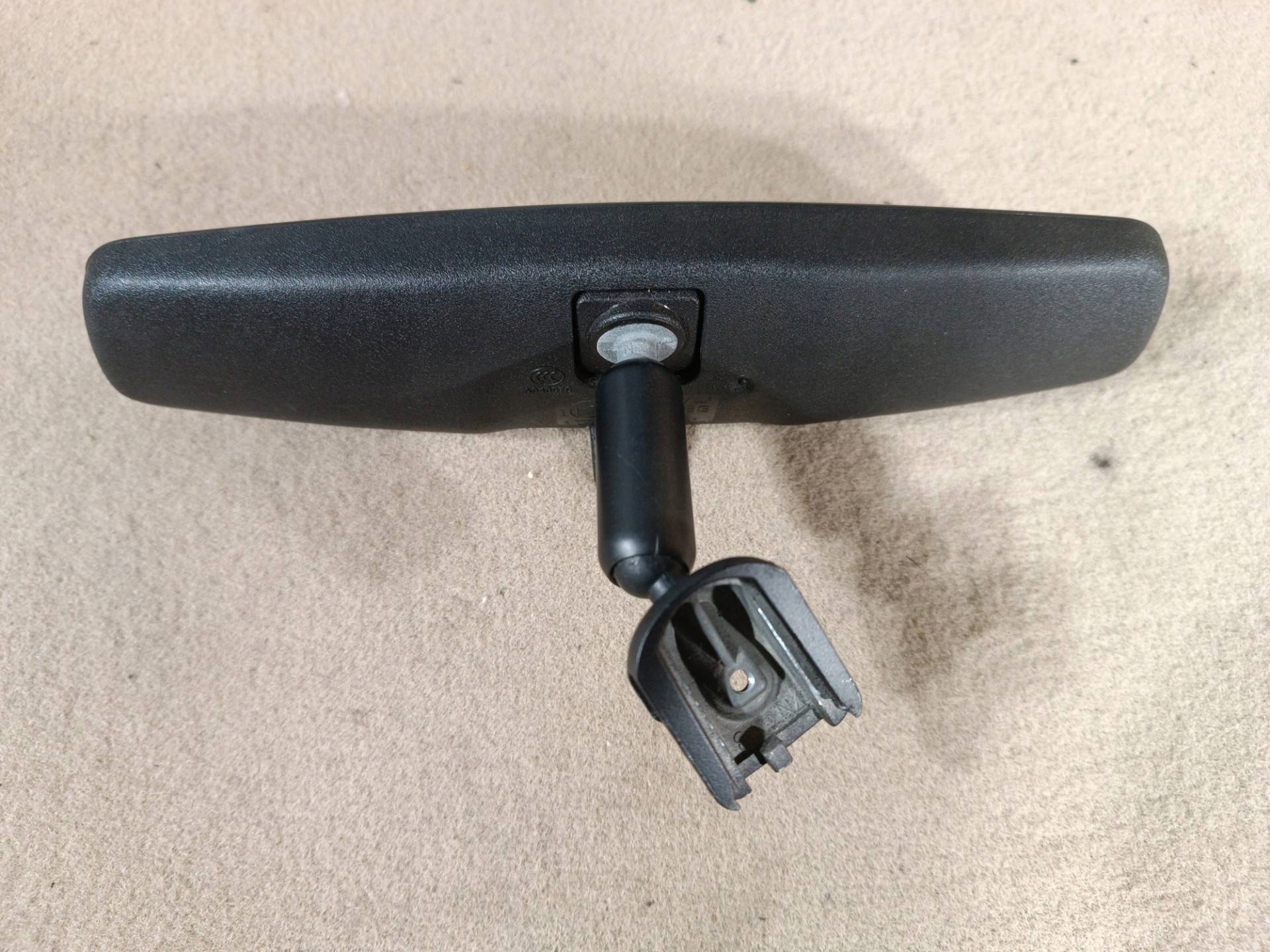 rear-view mirror Chrysler Town and Country 5 2009