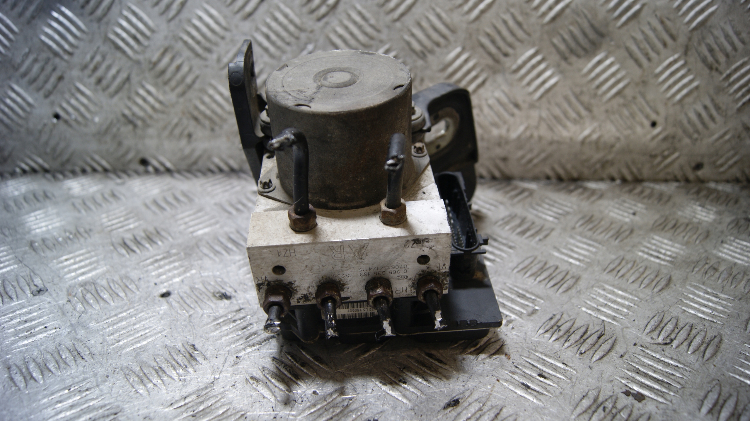 Pompe ABS OPEL CORSA D 13236013