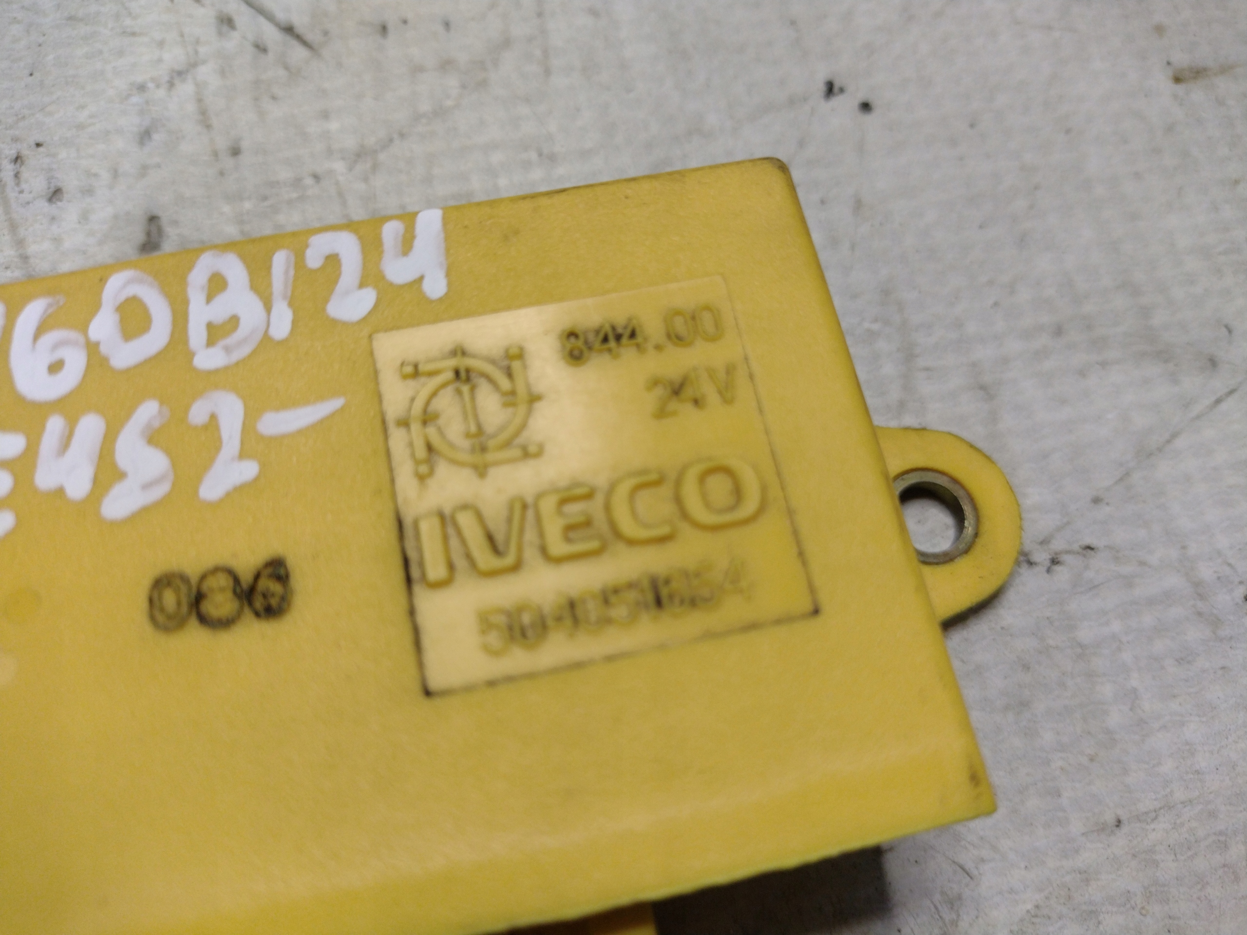 relay Iveco Eurocargo 120E21 504051654