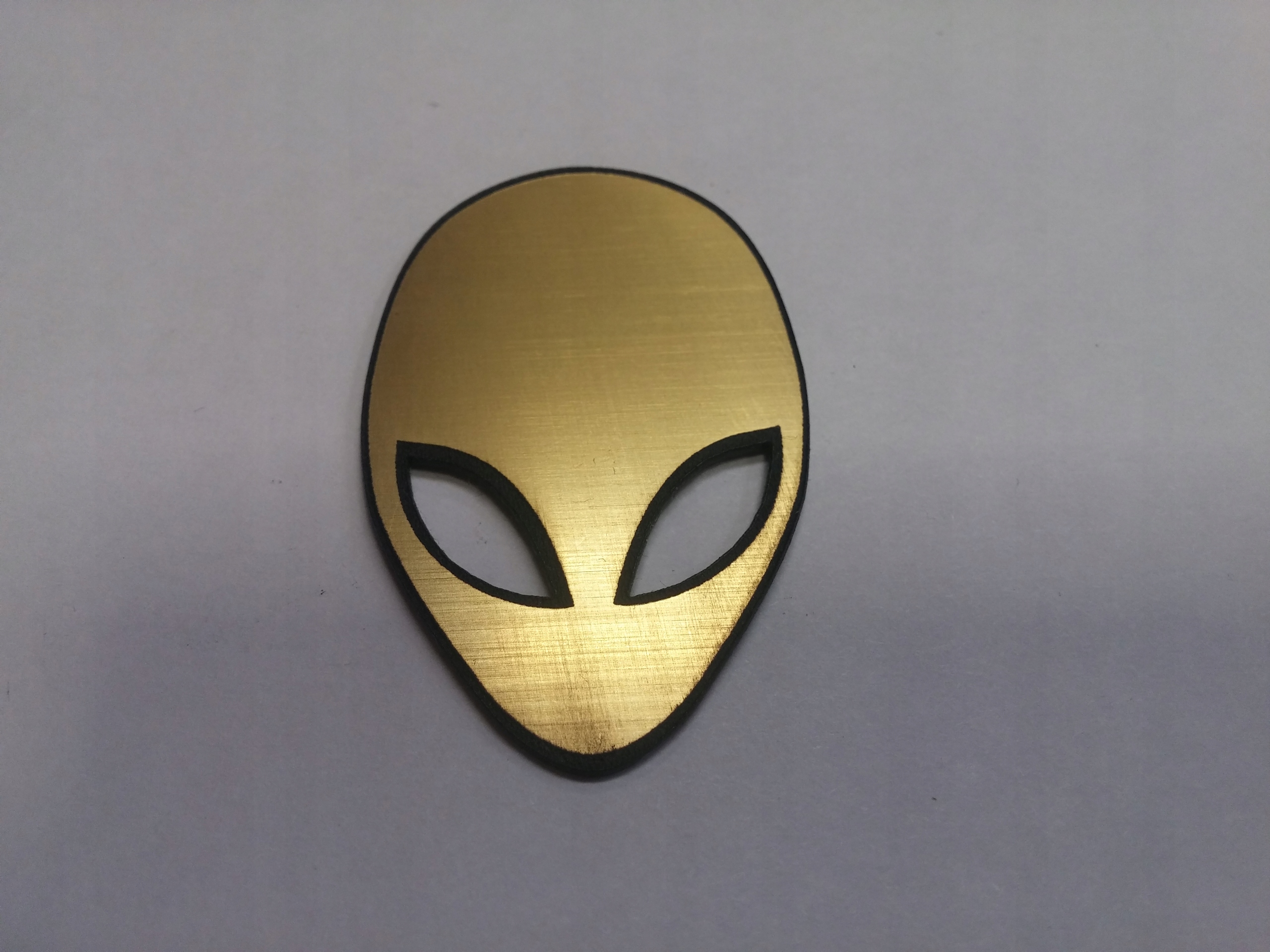 

Alienware naklejka emblemat 14 x 21 mm *złota
