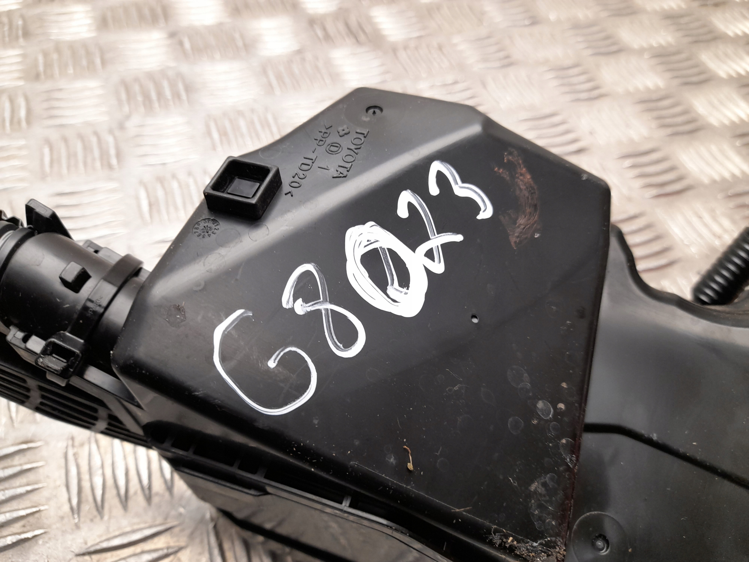 блок предохранителей lexus ES VII XZ10 2024 8266233630