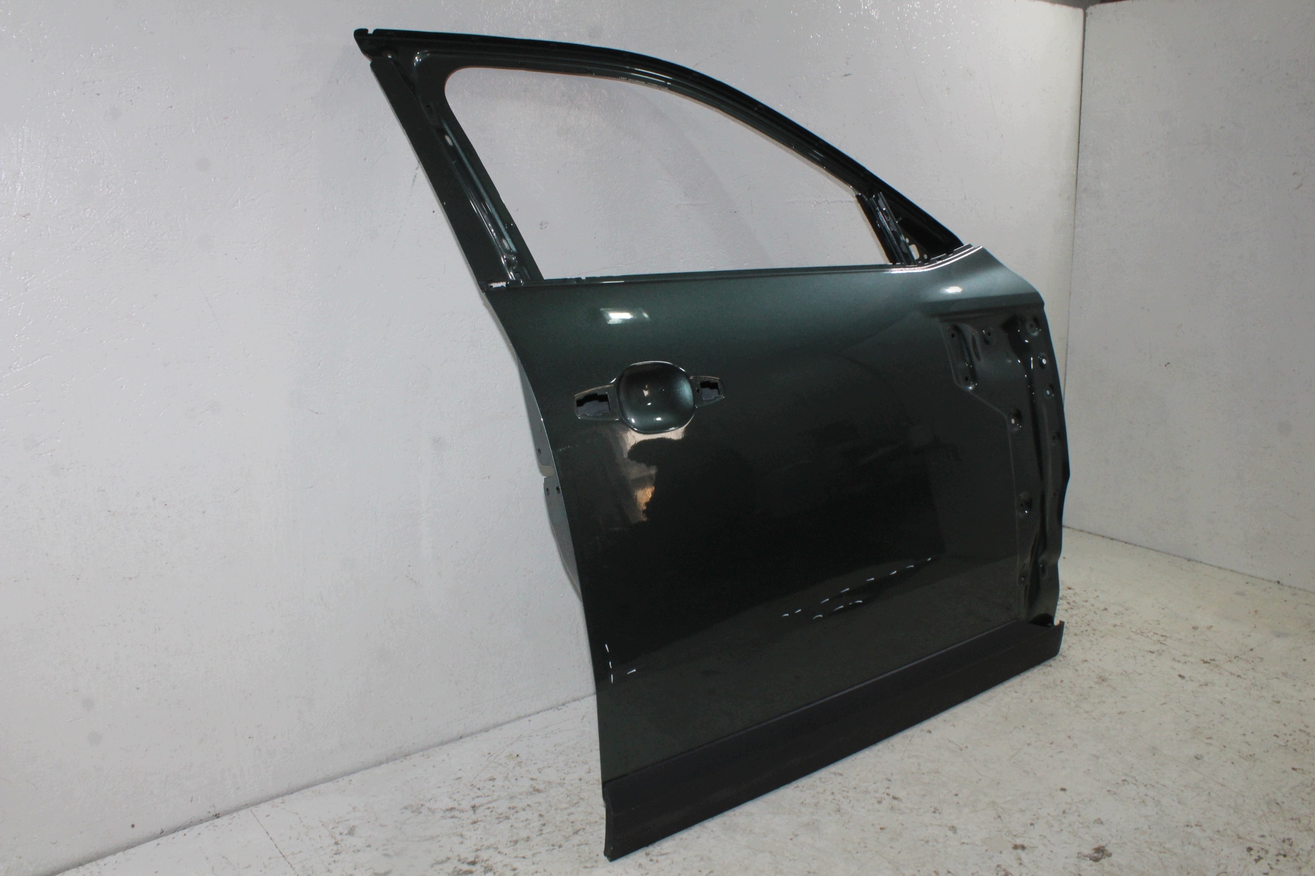 Dacia Duster III door right front front 801128009R
