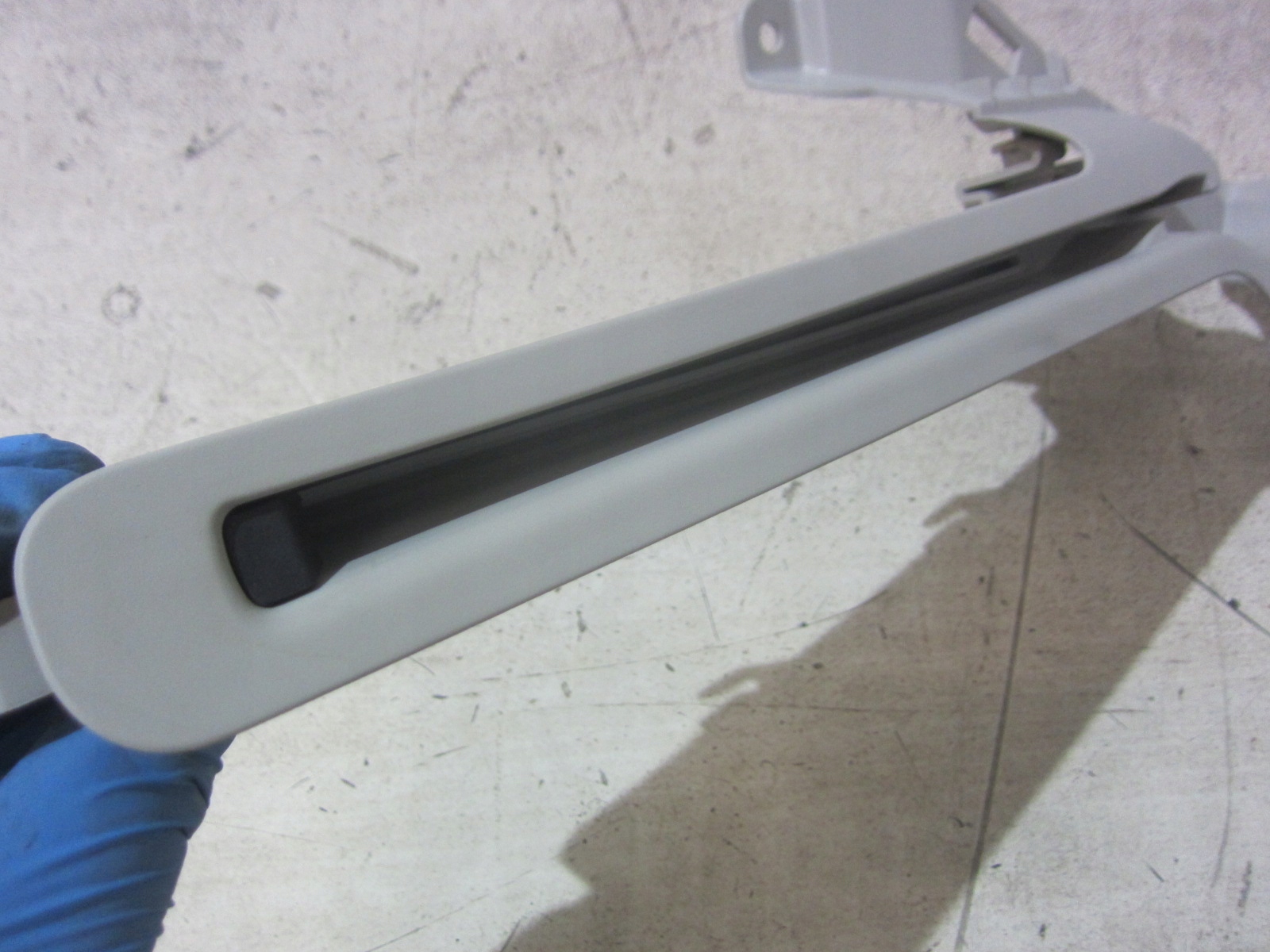 VOLVO XC60 II XC 60 left rail PROWADZACA ROLETY boot support 39841513