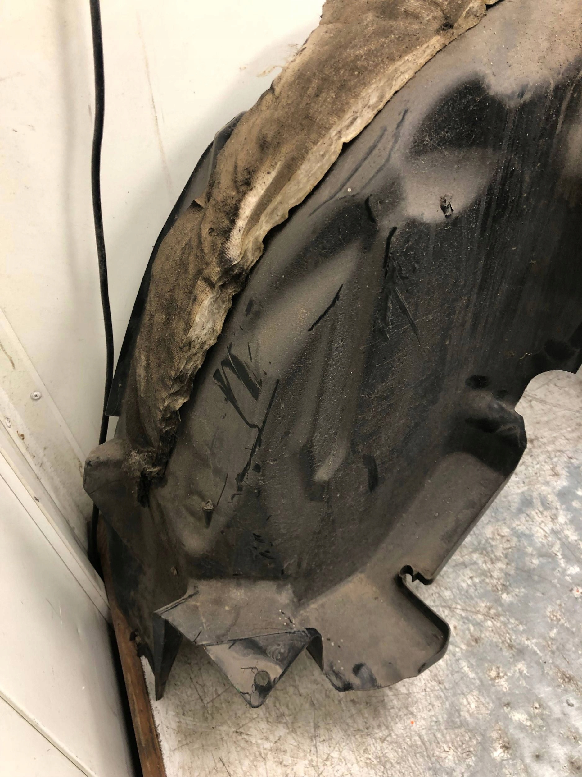 mudguard right rear part JEEP COMPASS II 68378618AA