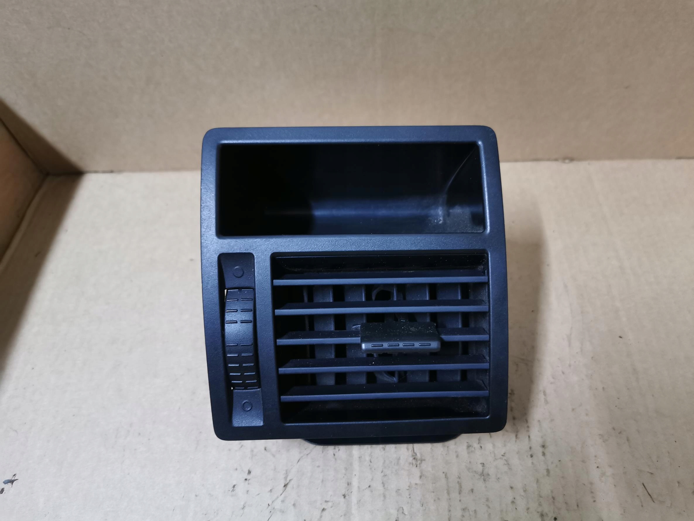 grid air conditioning devices left VOLKSWAGEN T5 7H1819203C 03-15