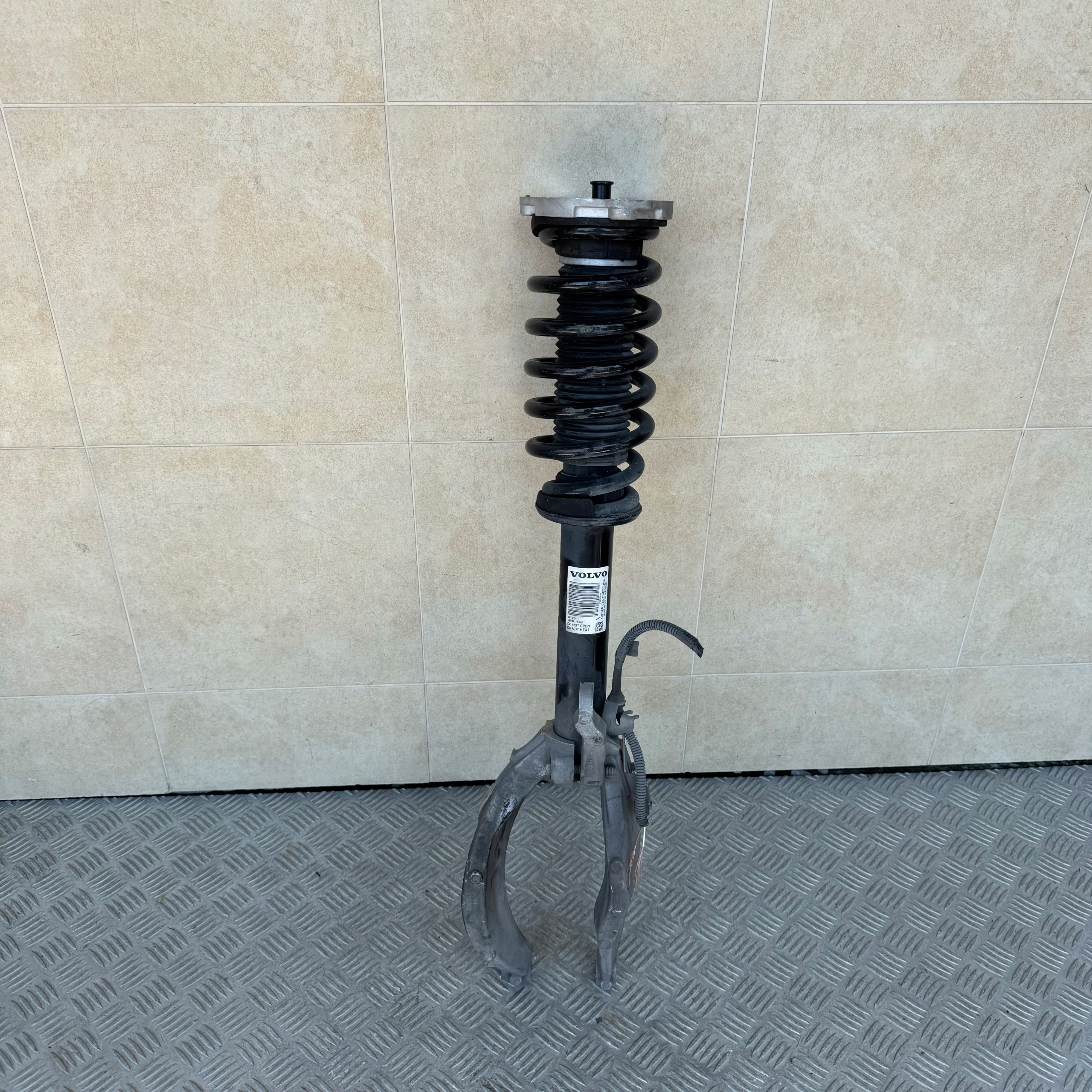 AMOR shock absorber front right VOLVO XC90 II LIFT 2019 ROK