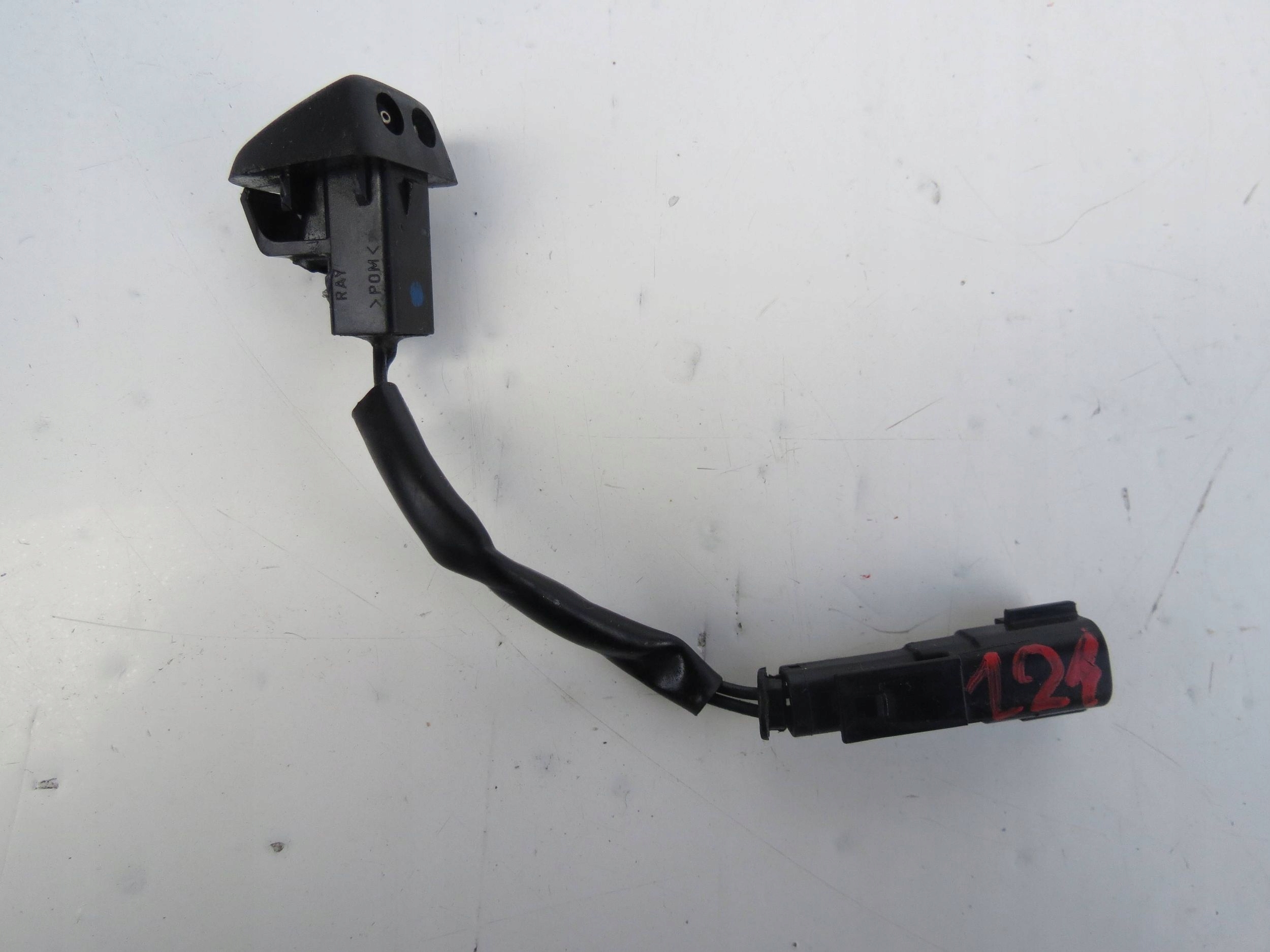 DYSZA washers windows PRZEDNIEJ VOLVO V60 2.0