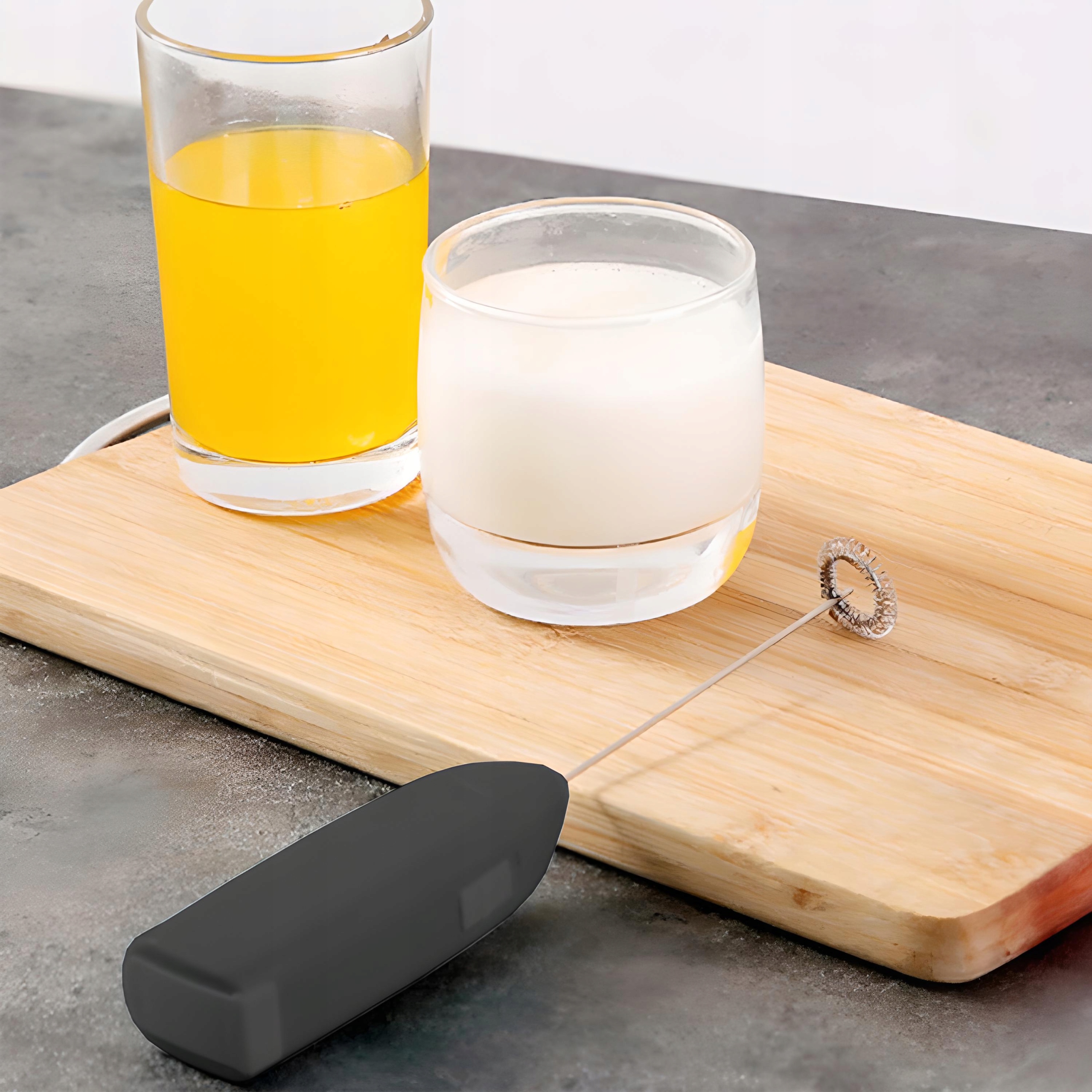 SPIENIACZ DO MLEKA KAWY MINI UBIJACZ MIKSER Głębokość produktu 3.5 cm