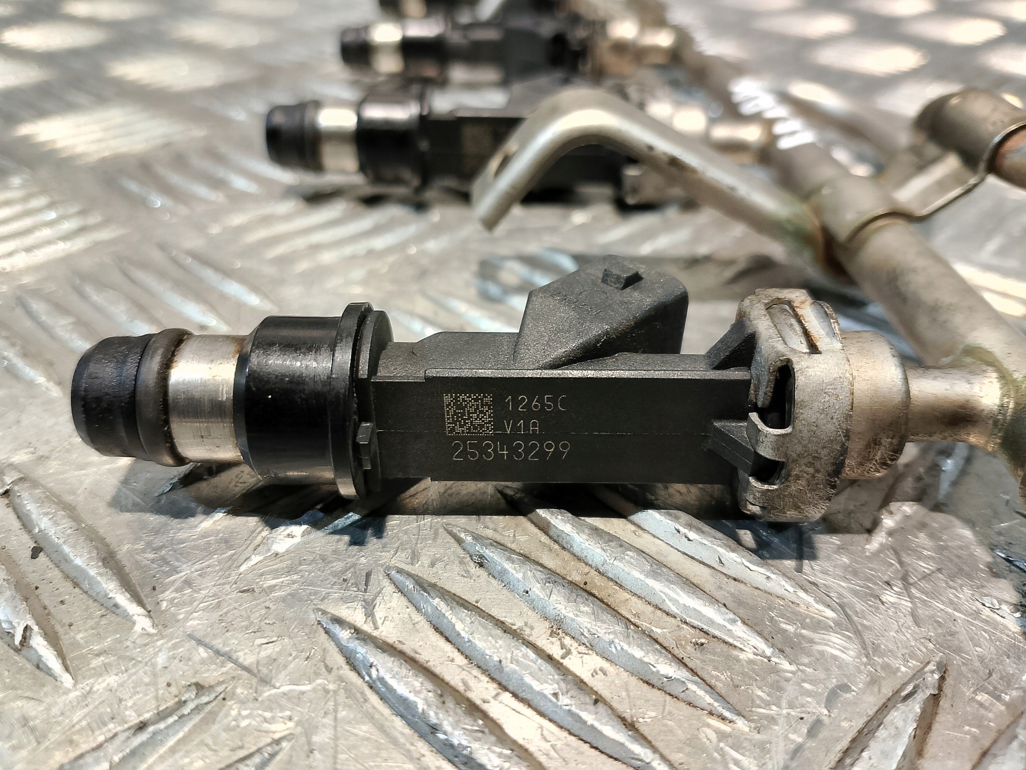 Rampe injection + Injecteurs 25343299 OPEL ASTRA H III 3 1.6 B 105 KM