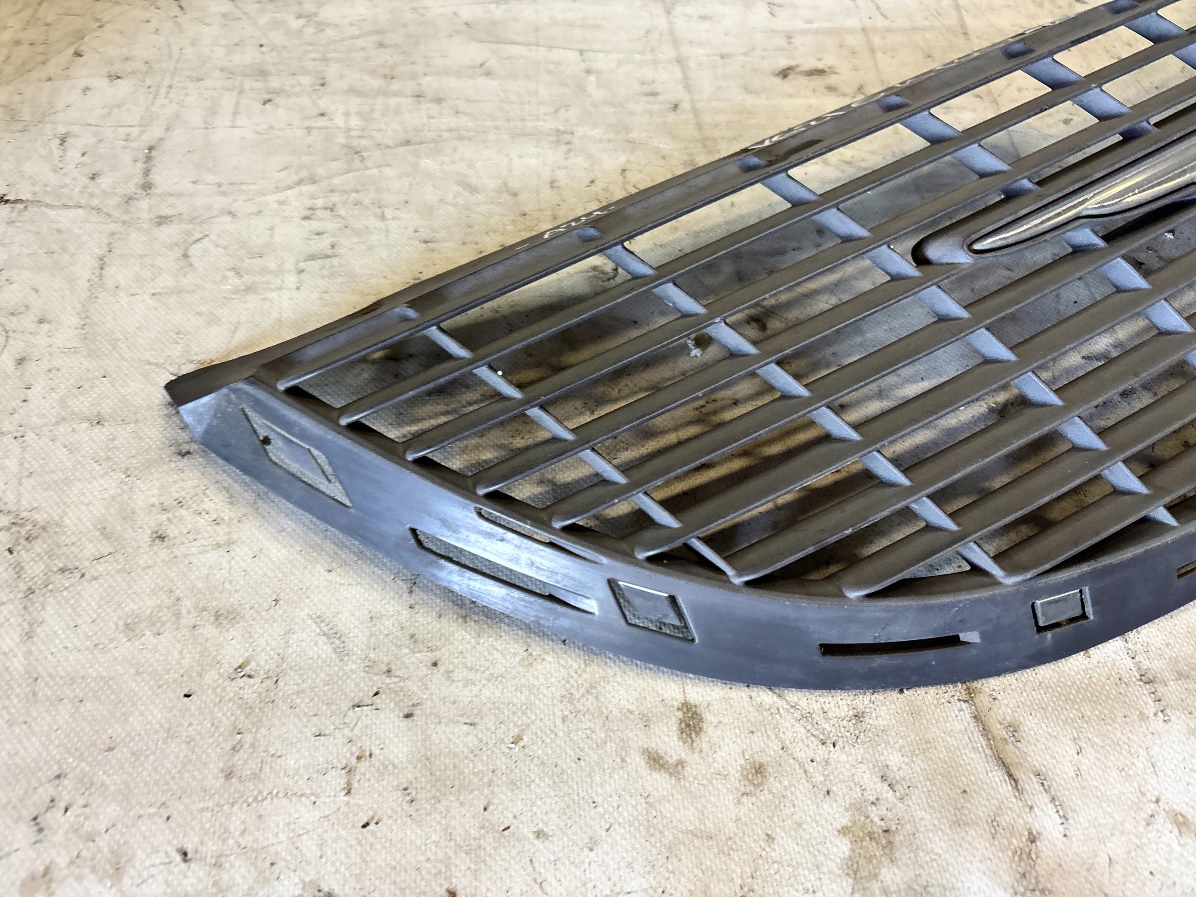 grill grille radiator Chrysler Voyager IV 4 4857522AA