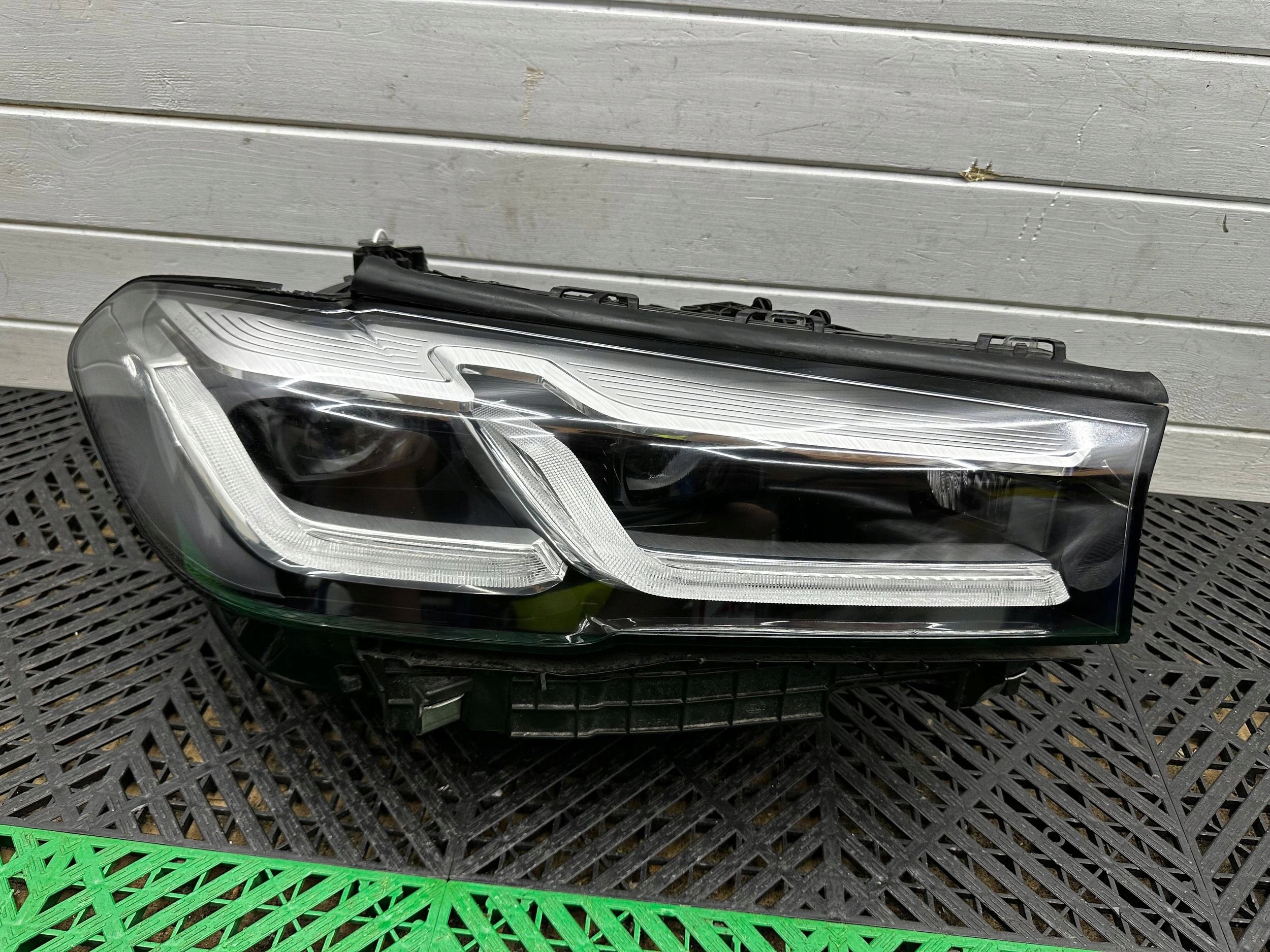 light front side right BMW 5 G30 G31 LCI LIFT 9850582