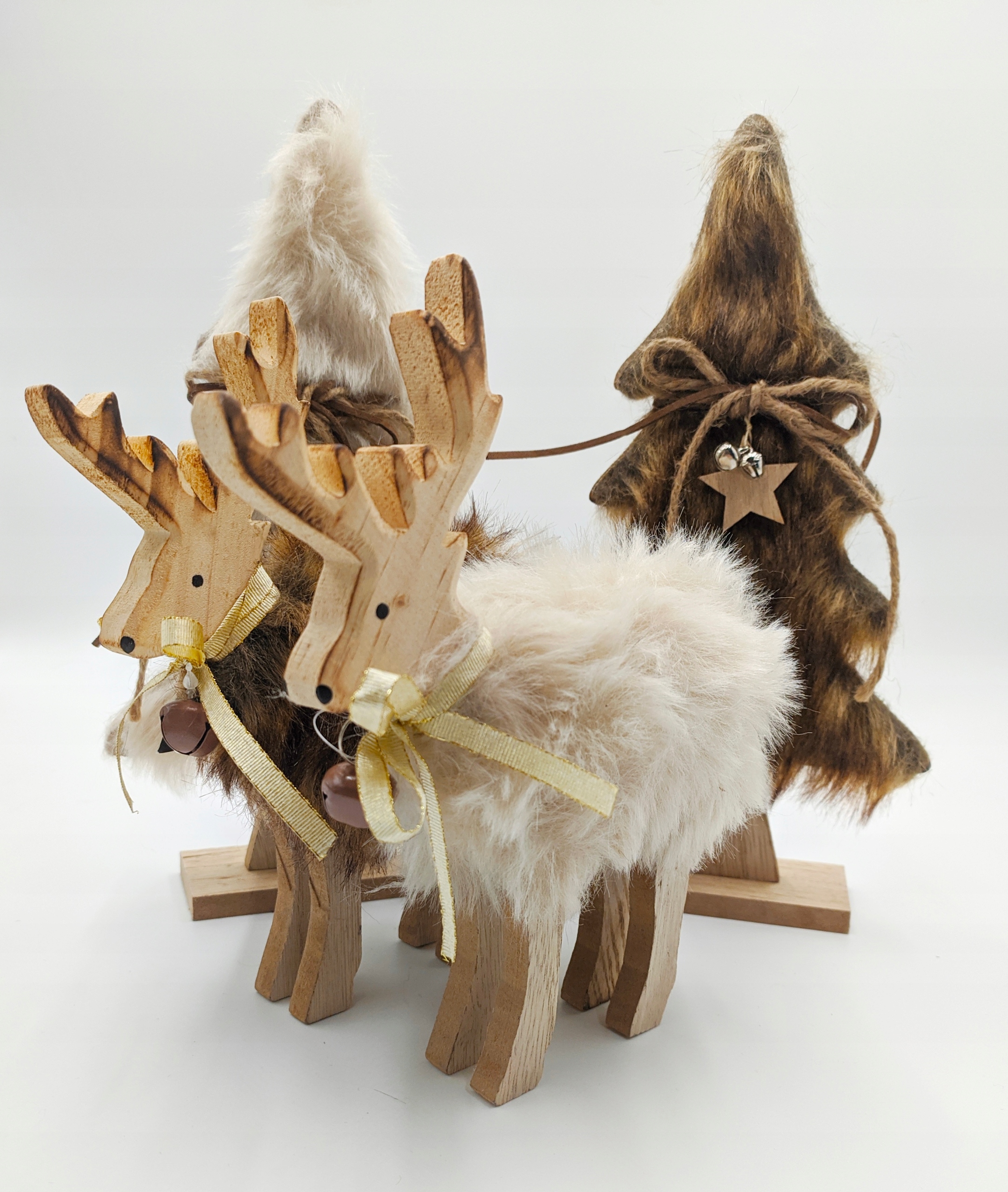 CHOINKA DREWNIANA ZE SZTUCZNYM FUTREM I KOKARDĄ BRĄZOWA OZDOBA ŚWIĄTECZNA Marka A-M