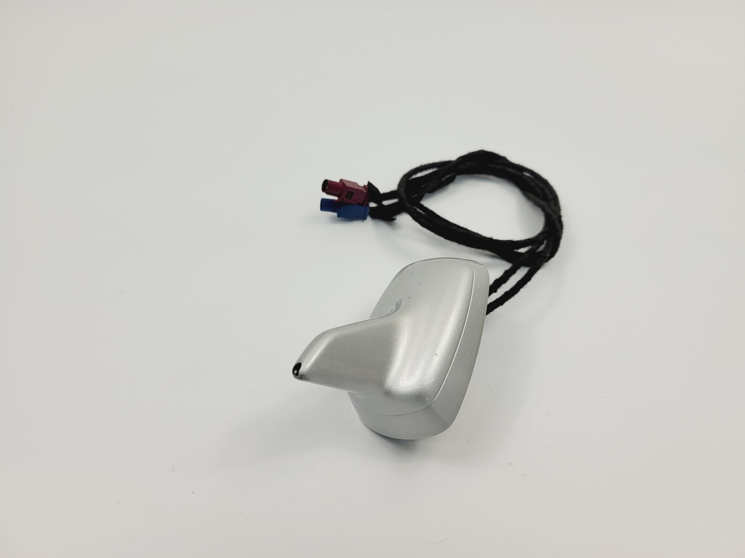 ANTENA dach AUDI Q7 4L LX7W 4L0035503L