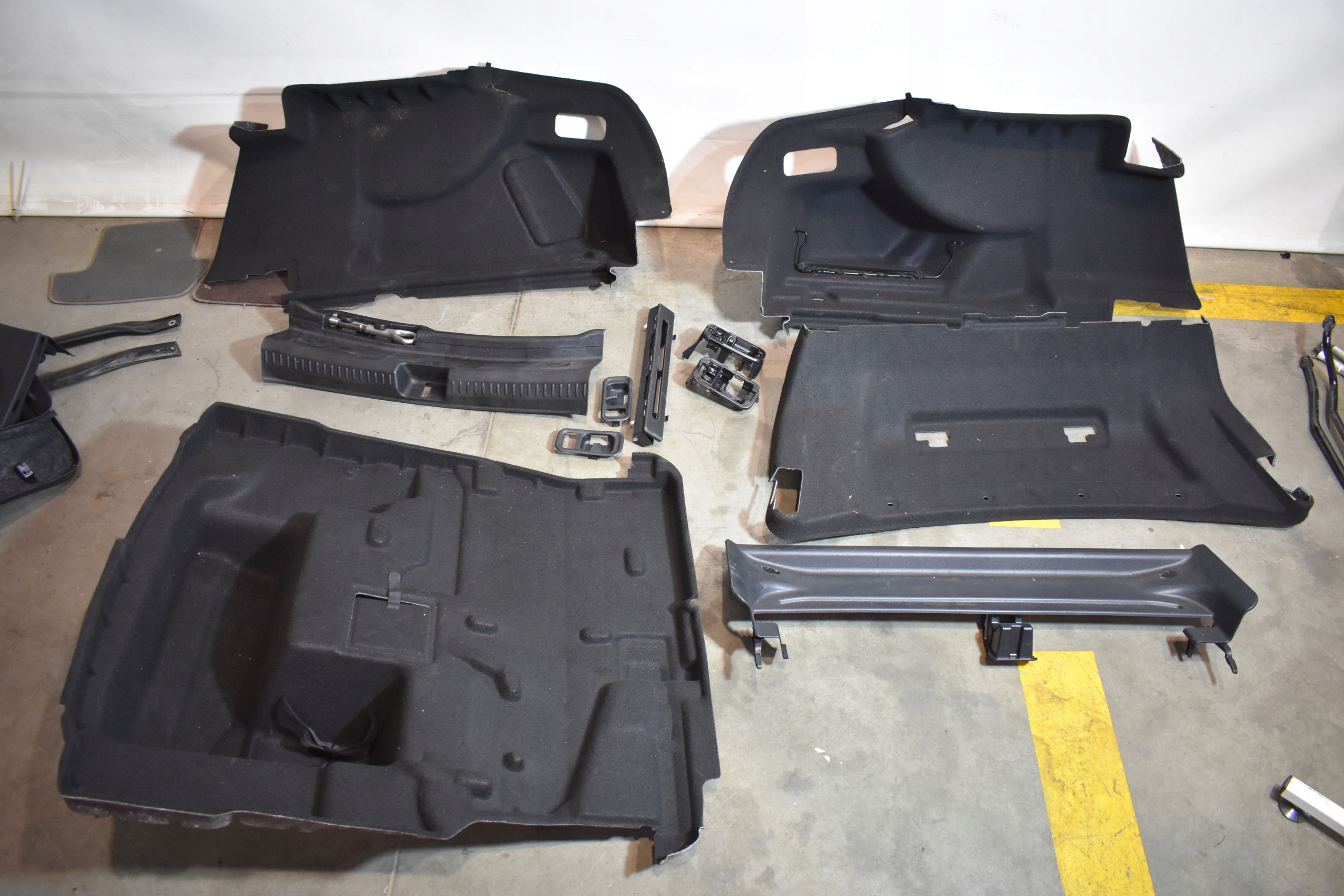 IDEALNY boot upholstery MERCEDES W214 1
