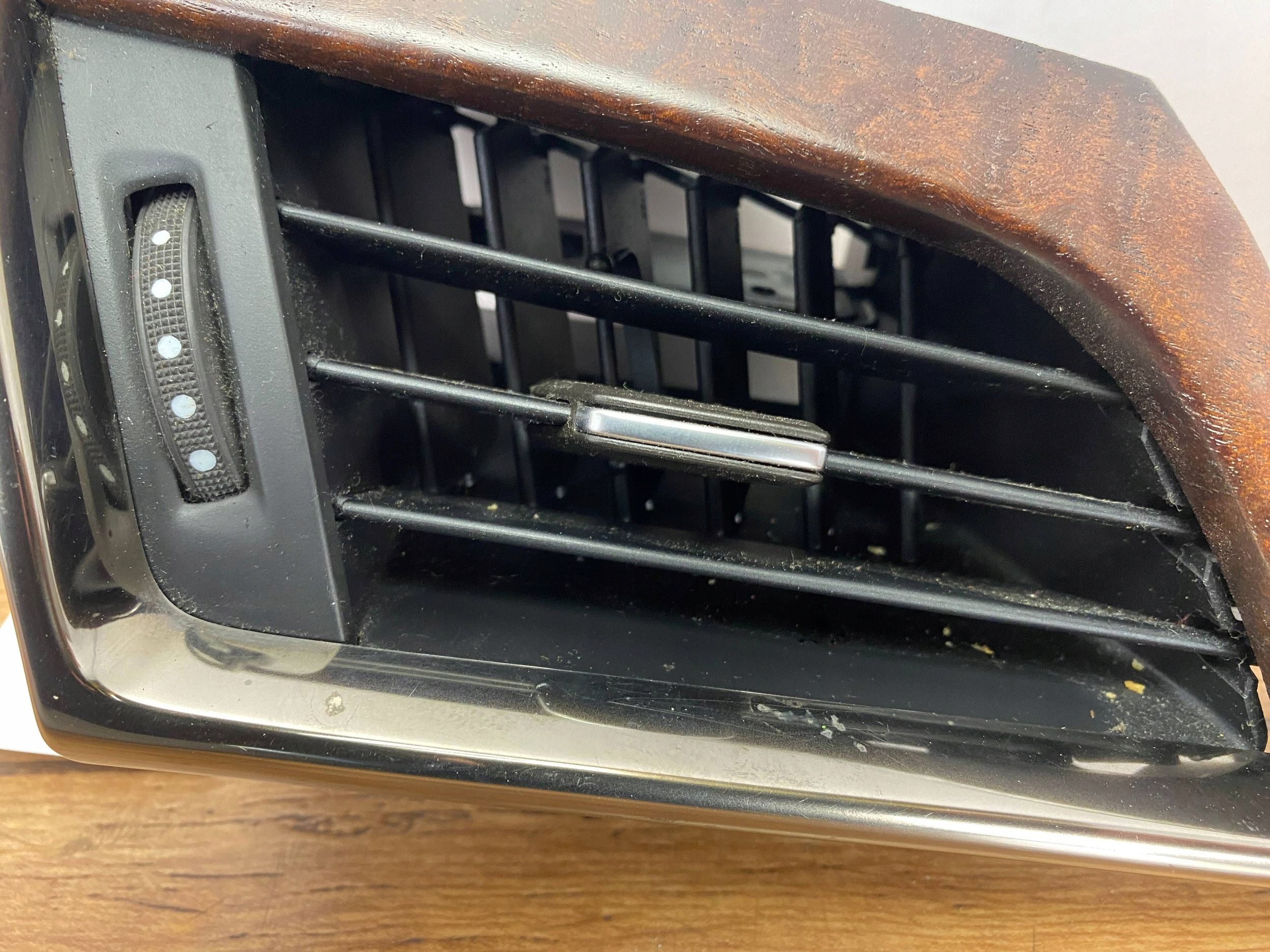 grid air conditioning devices side of the dashboard Cadillac CTS III 2014+