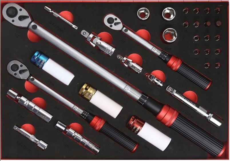 Zestaw kluczy dynamometrycznych 1/2", 3/8", 1/4", z nasadkami, 33 cz