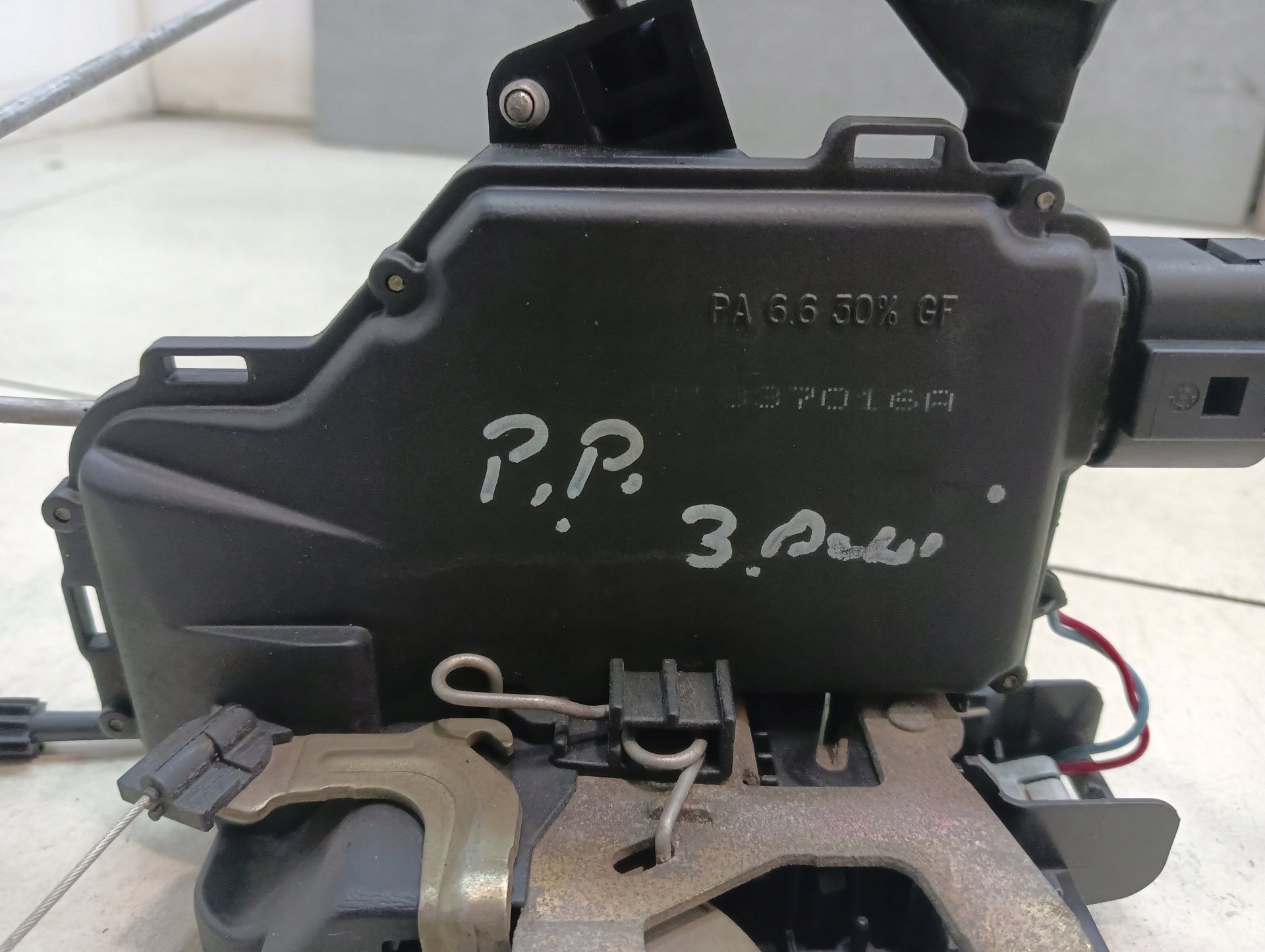 lock door right front GOLF IV 1.6 3B1837016A