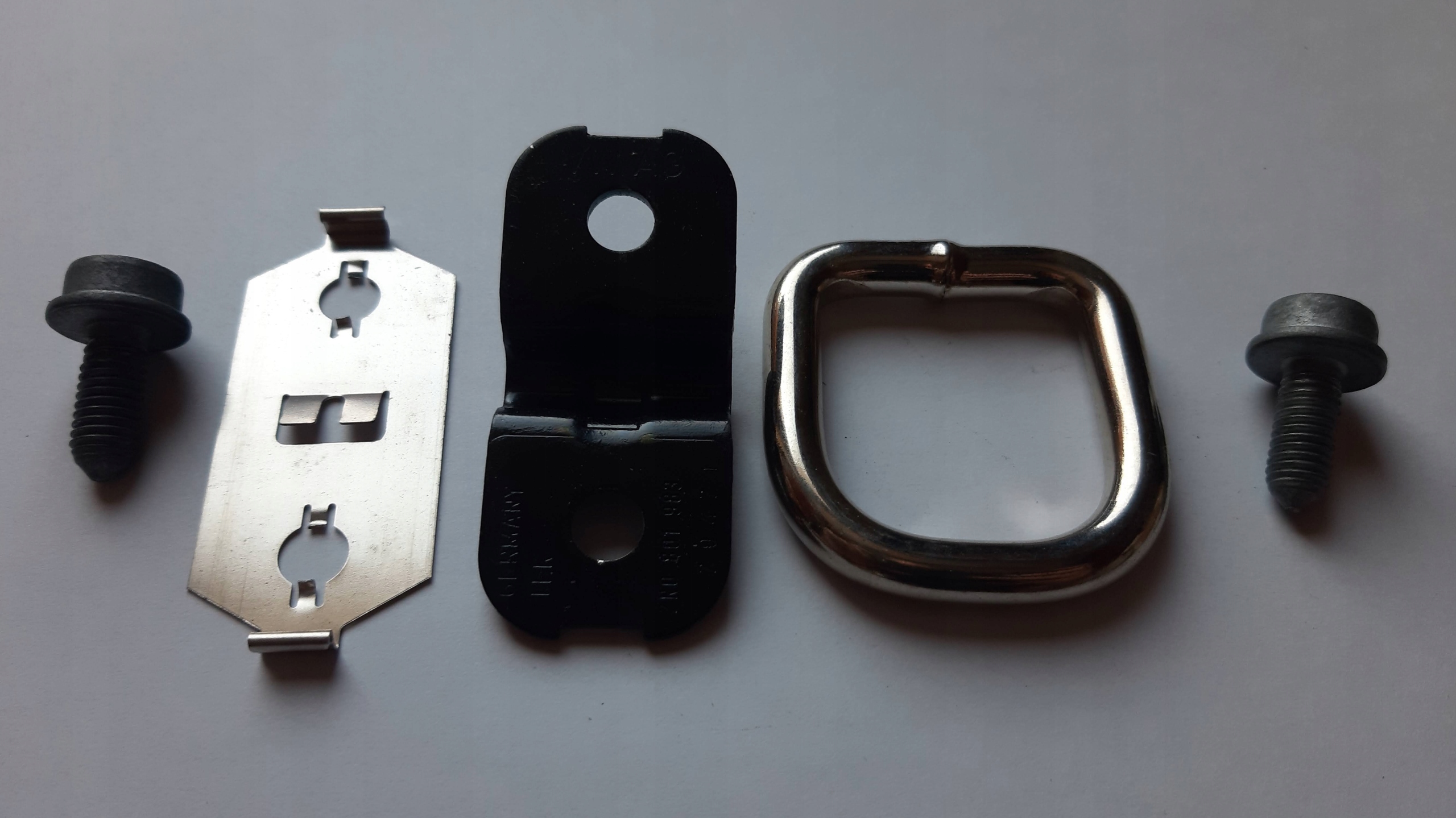 Uchwyt do mocowania ładunku VW Crafter 2N0801983A Typ samochodu Samochody dostawcze Samochody ciężarowe