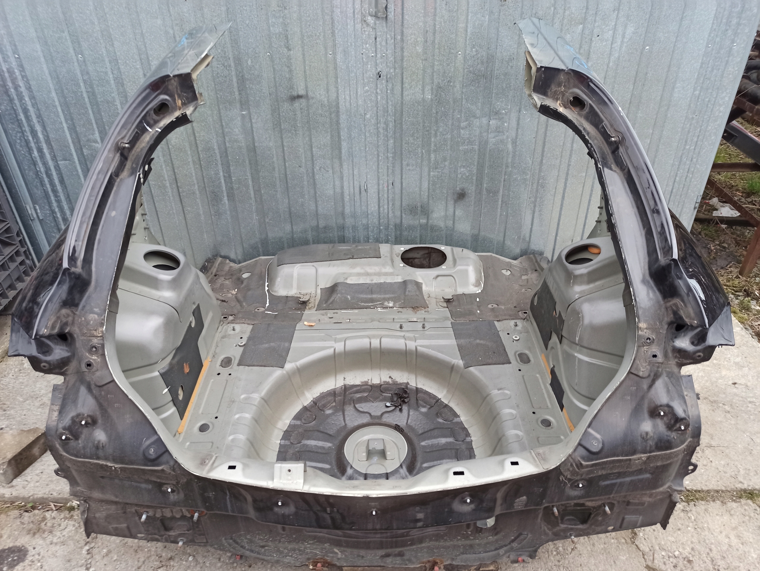 ALFA GIULIETTA PAS TYLNY WANNA PODŁOGA Błotnik ĆWIARTKA DUPA TYŁ