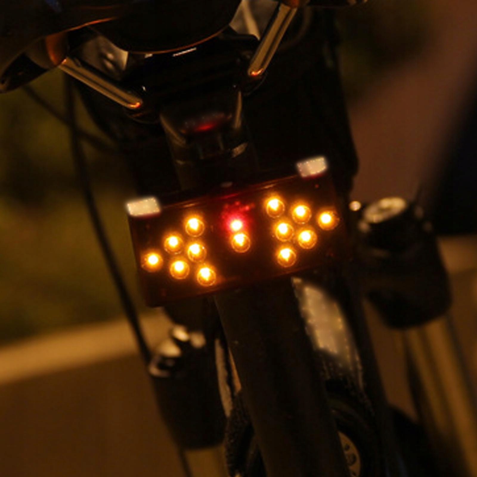 Bezprzewodowy kierunkowskaz do roweru z USB Model inna