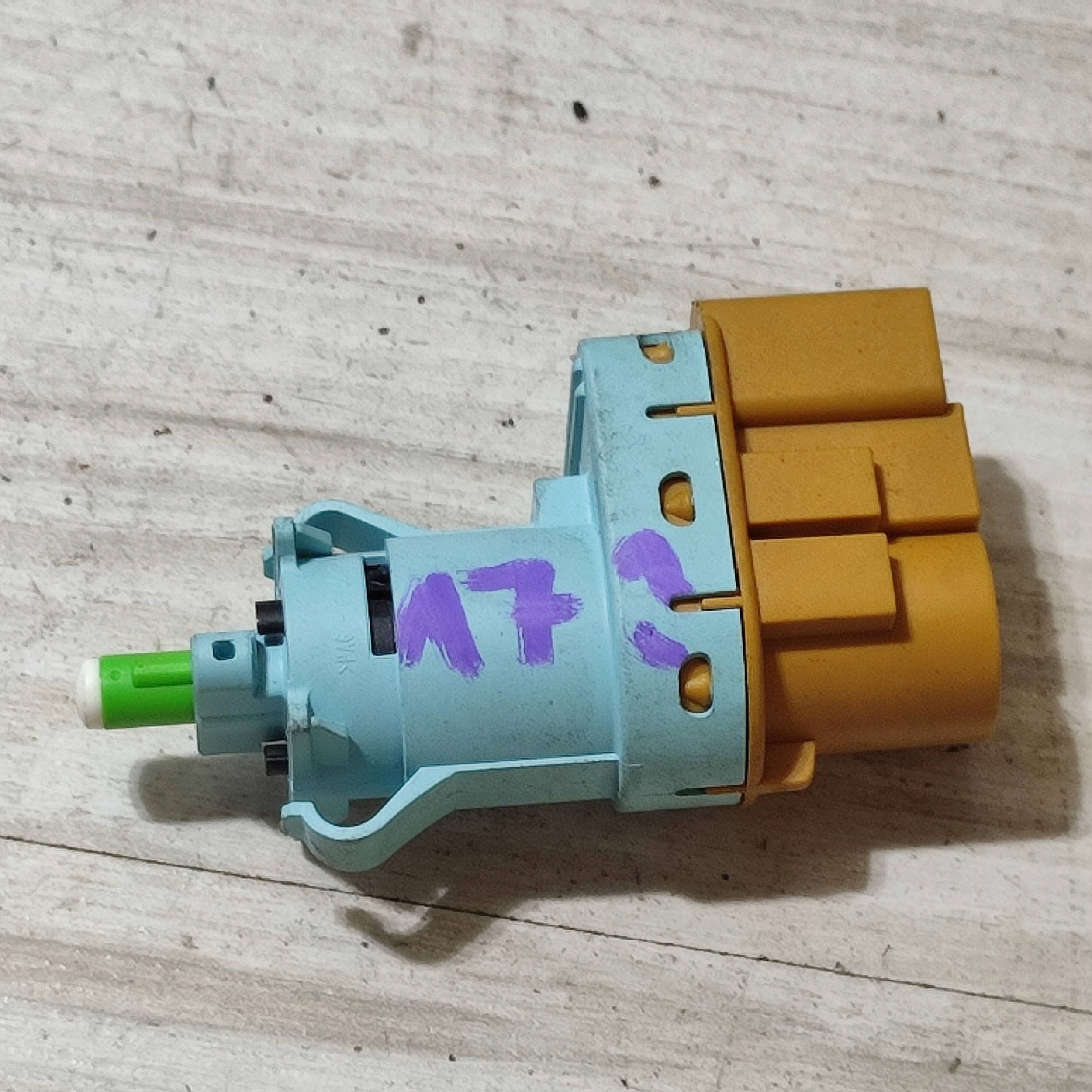 Sensor pedalu Bremse Fiat 500X 52092117