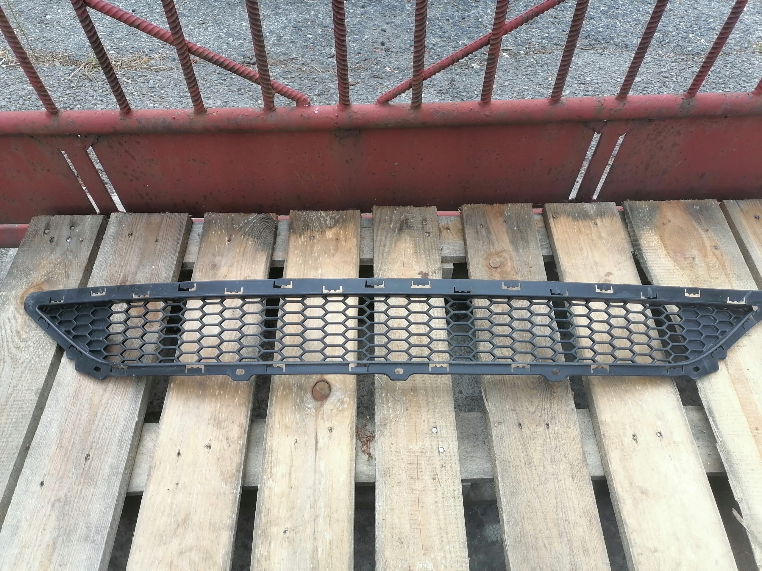 86561D7000 - HYUNDAI TUCSON III решетка бампера 86561-D7000