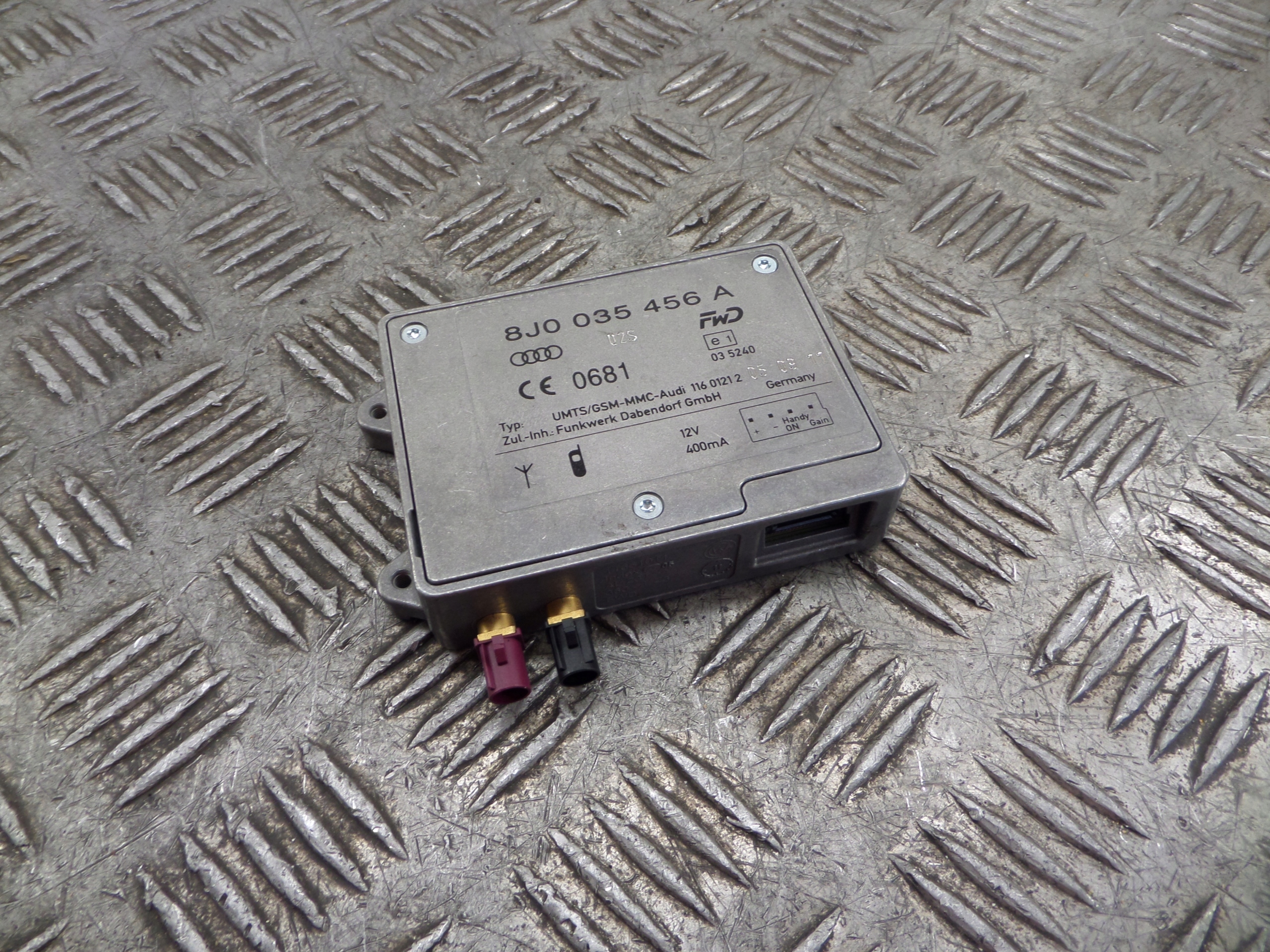 AUDI A6 amplifier ANTENY 8J0035456A