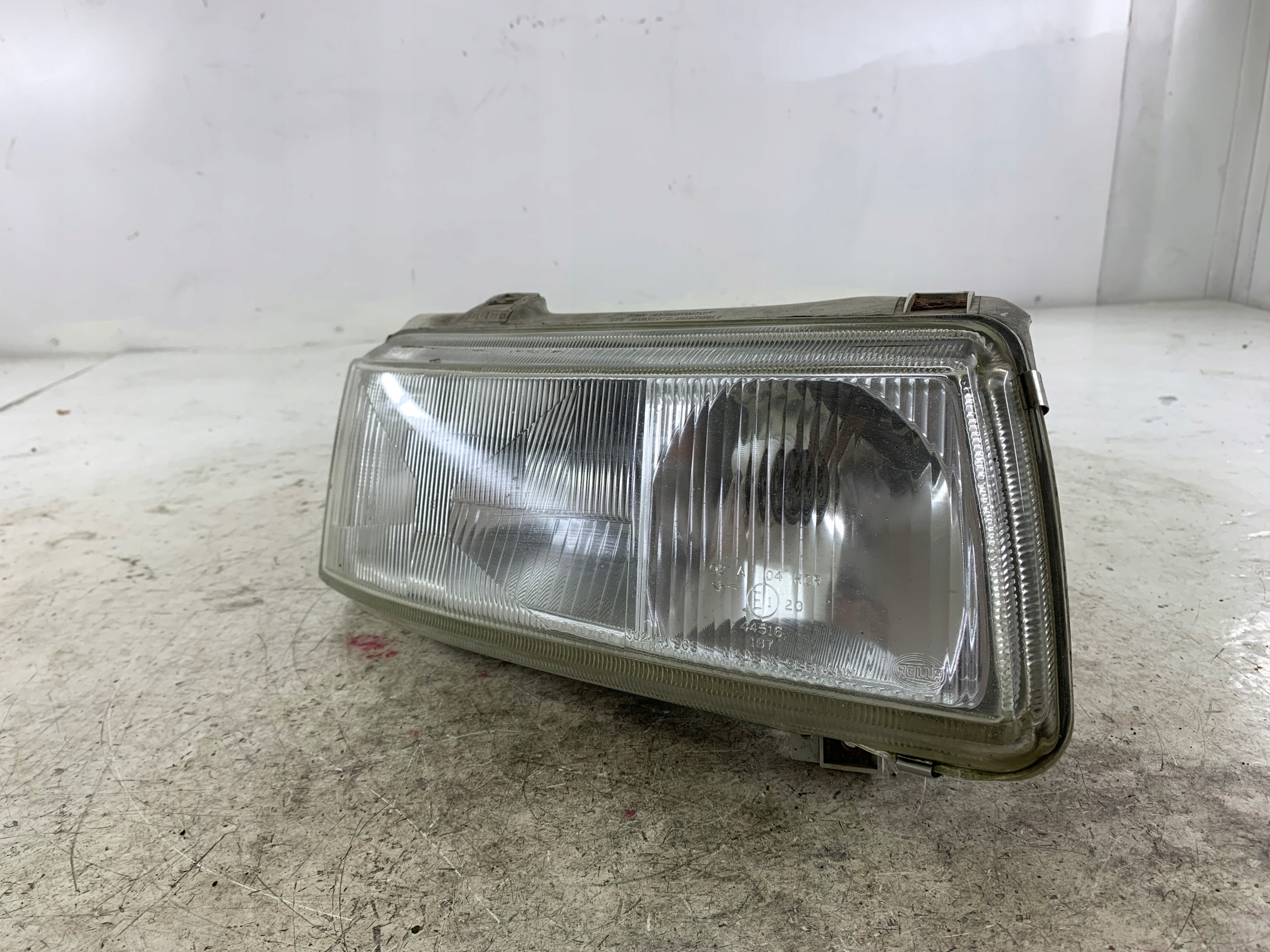 VW PASSAT B4 light right front