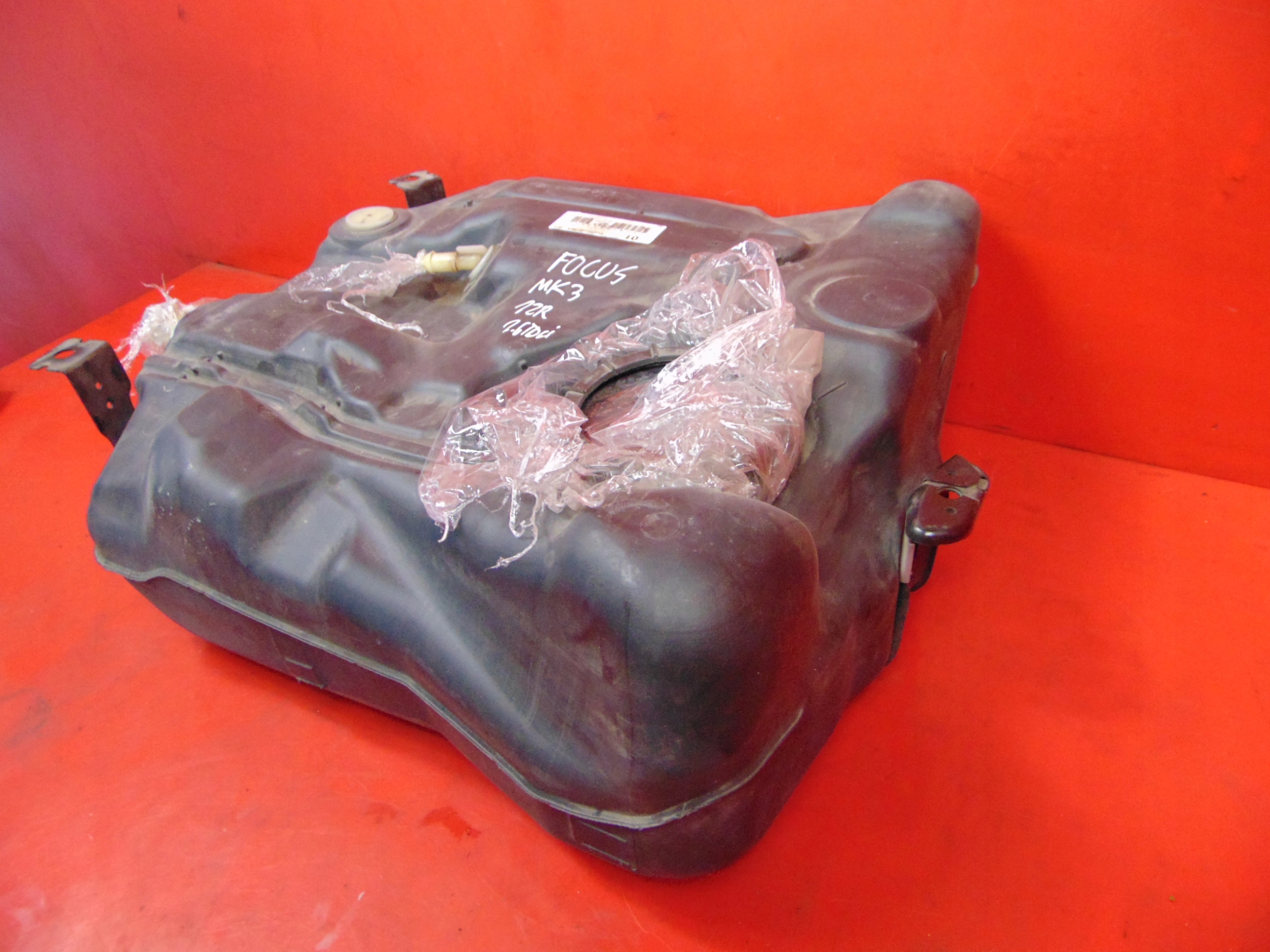 FOCUS 3 III MK3 HB 1.6 TDCI tank kraftstofftank
