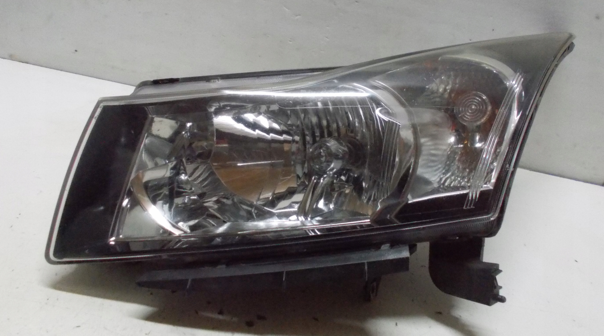 CHEVROLET CRUZE 10R light left front EU