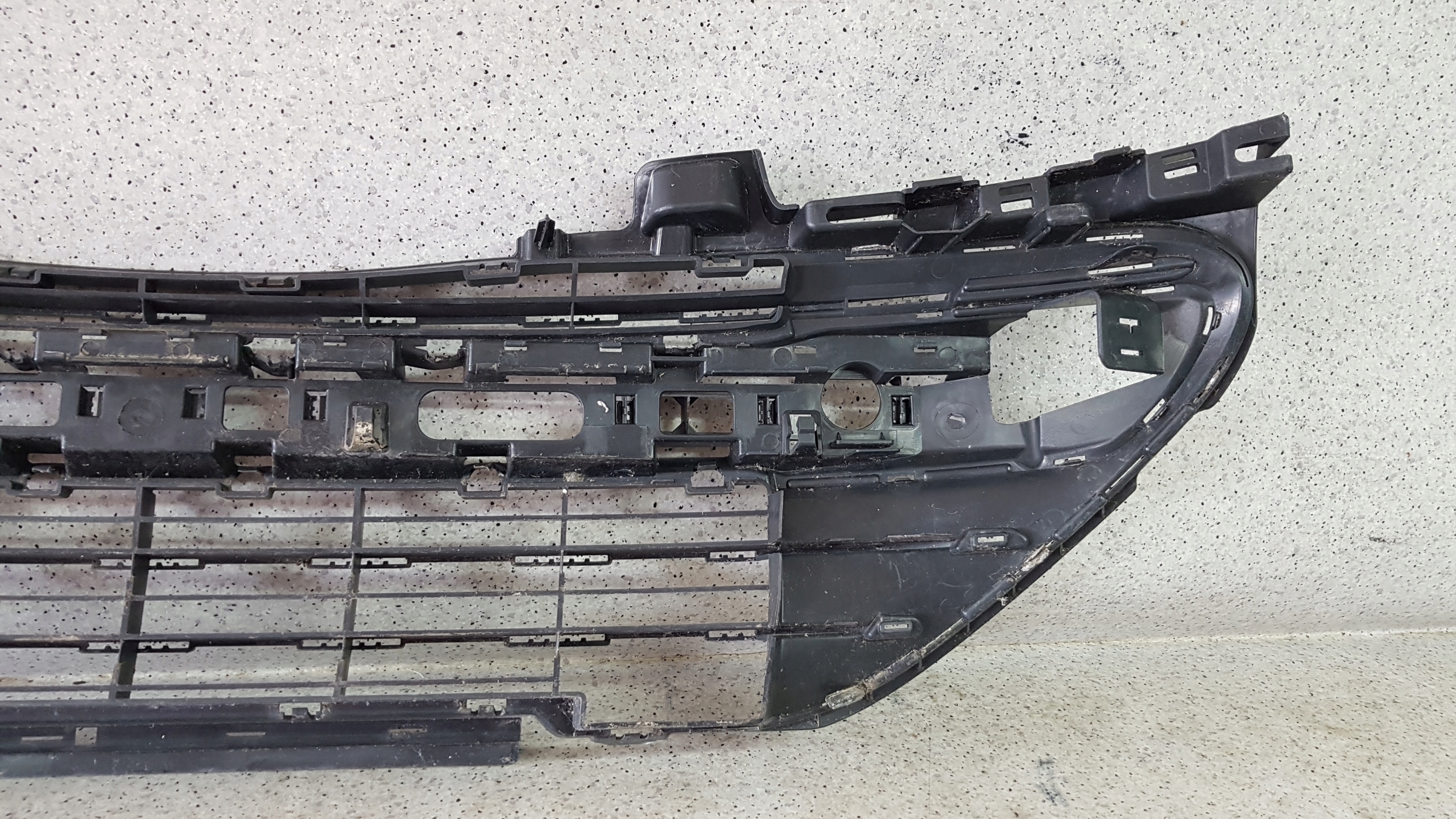 PEUGEOT RCZ 2010 - Lüftungsgitter mitte der Stoßstange 3397