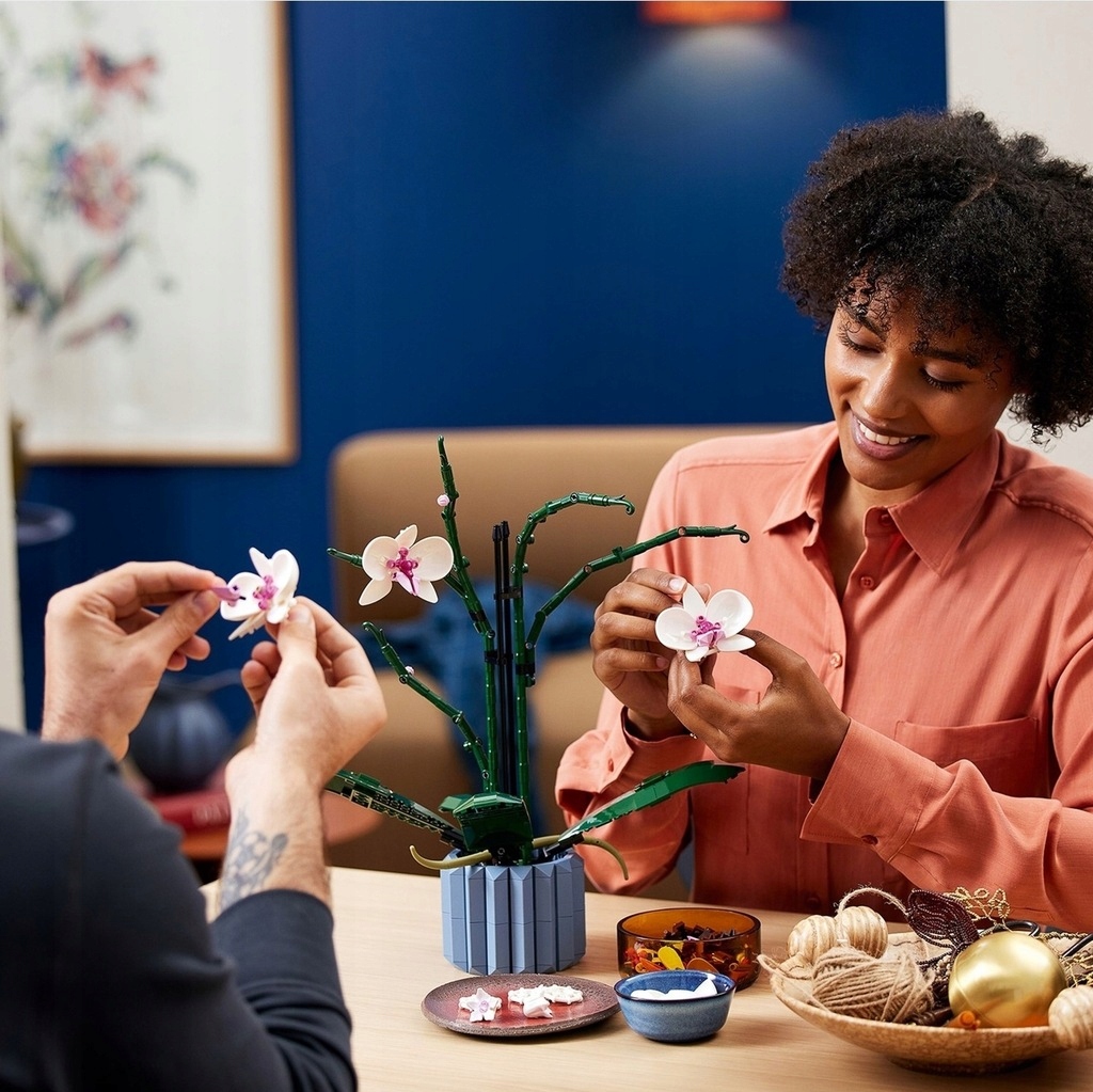 LEGO ICONS ORCHIDEA KWIAT W DONICZCE BUKIET OZDOBA Płeć chłopcy dziewczynki