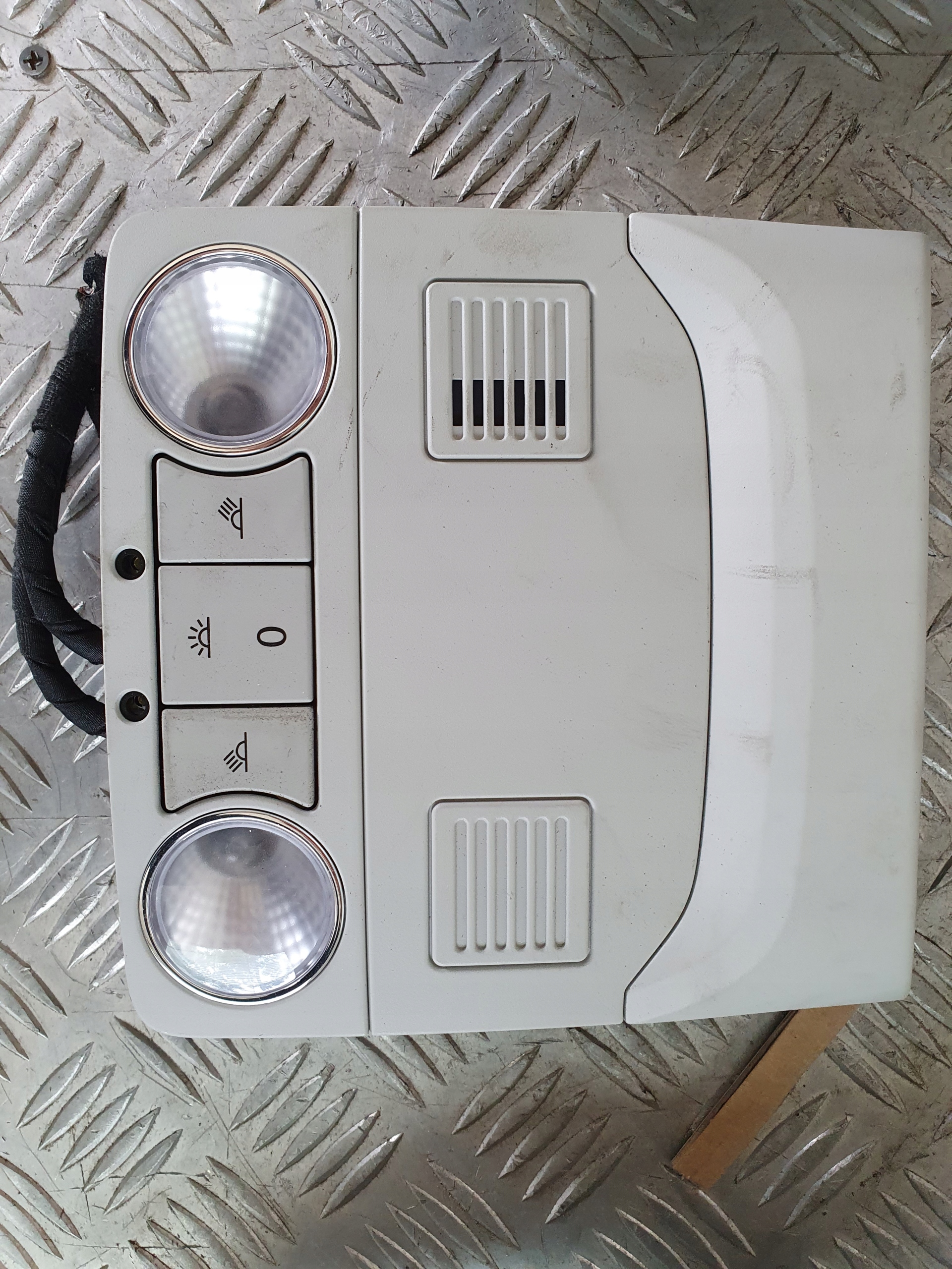 SKODA KAROQ 2017-2022 лампочка Освещение Кузова